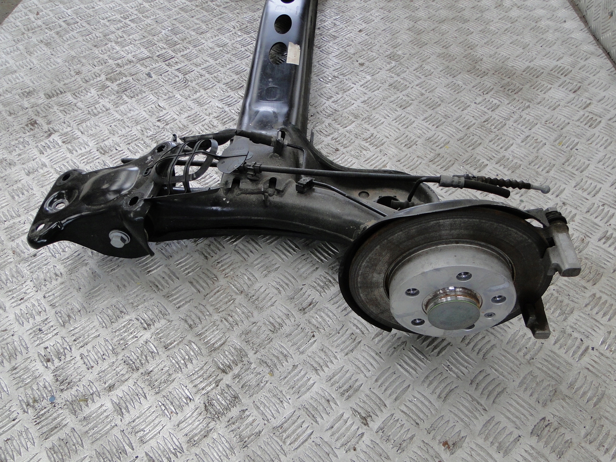 BELKA ZAWIESZENIA TYŁ SKODA KAMIQ 658 1.0TSI 2Q0501053CM Producent części Skoda OE