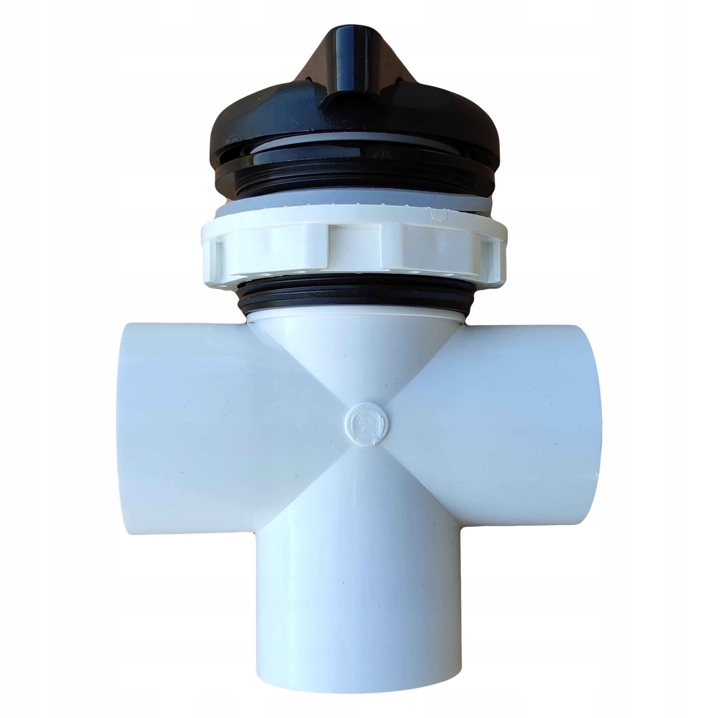 Ventil rozdělující proud vody ve vířivce lázeňské vany na vanu