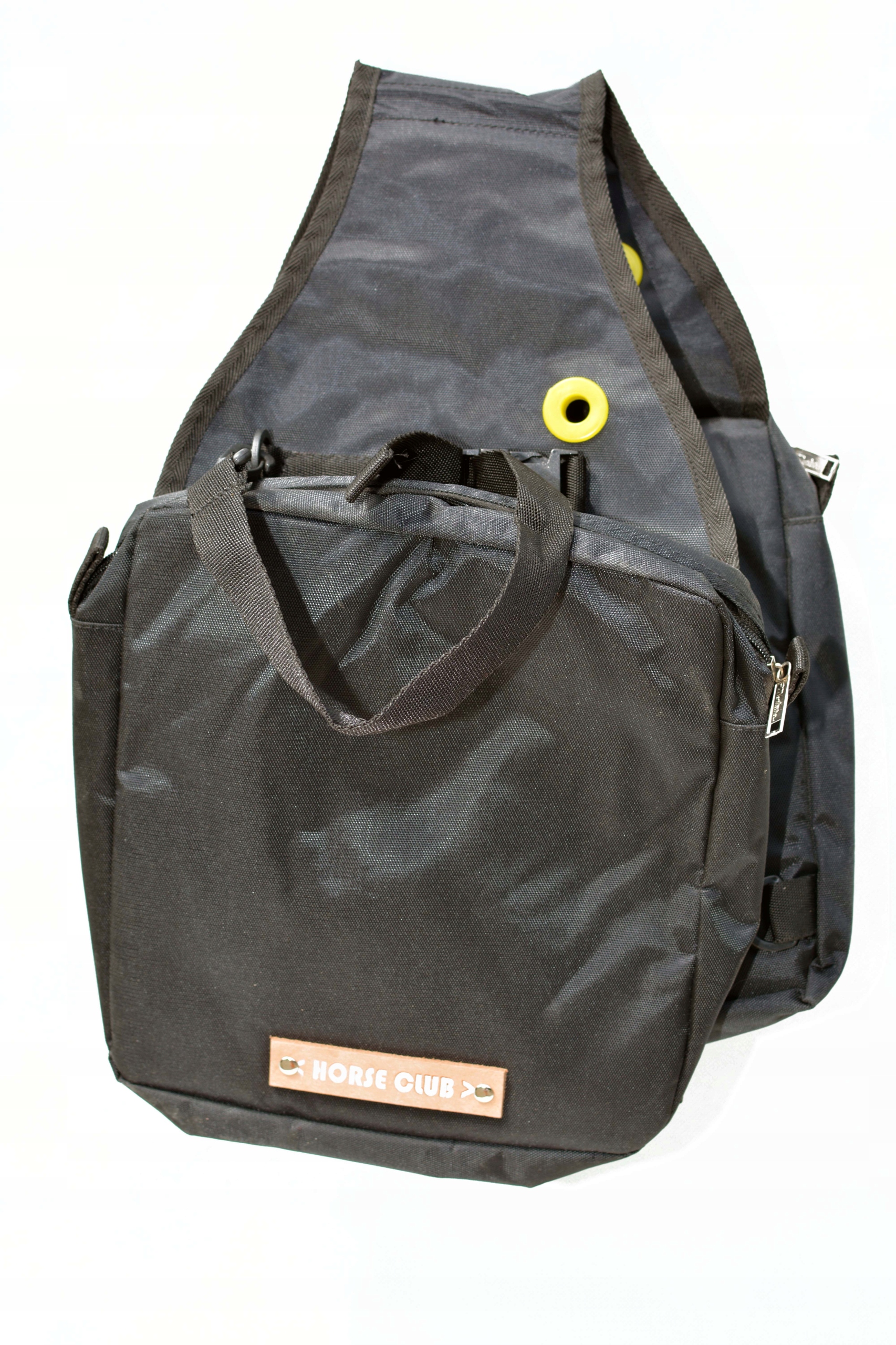 SAKWY DO SIODŁA-KOL. CZARNY Kolor dominujący czarny