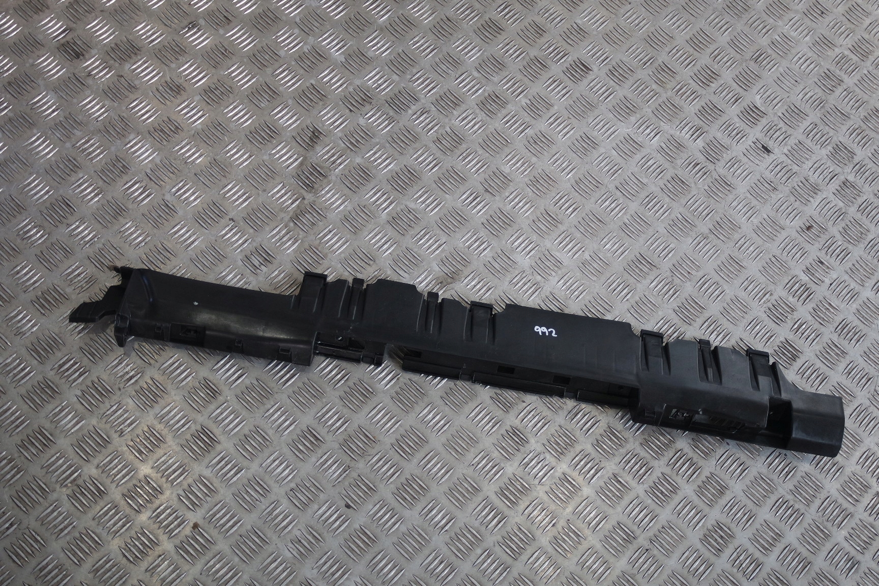 LEWY SLIZG PORSCHE 992 LISTWY PROGOWEJ 992863479A