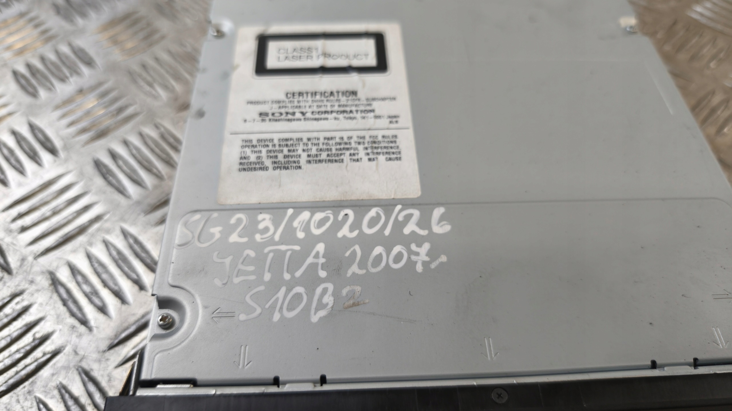 CARICATORE CD PLYT CD 1K0035110A VW JETTA 2007r