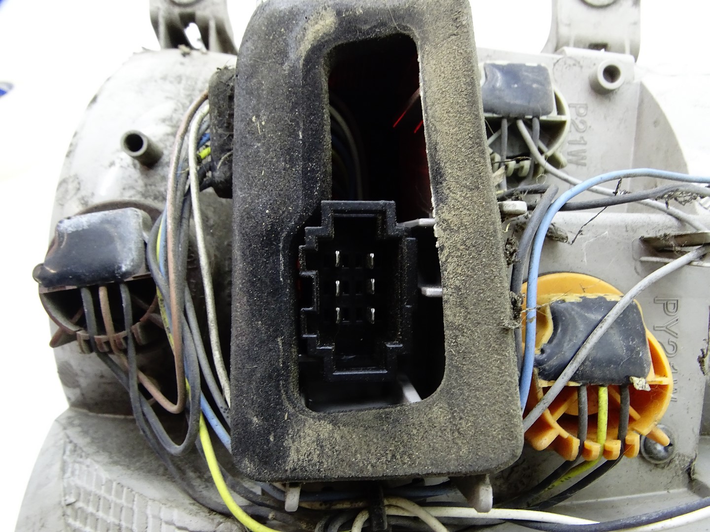 light left rear part left rear SKODA OCTAVIA III KOMBI 5E9945095
