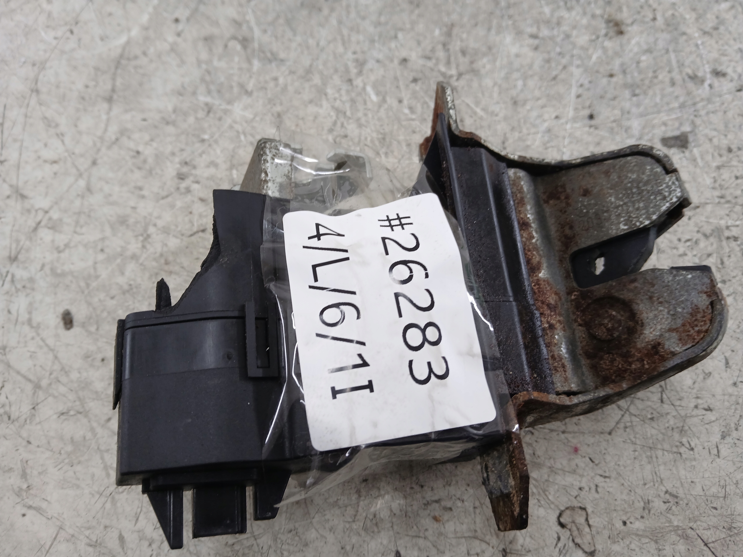 MERCEDES W203 KOMBI lock bonnet boot
