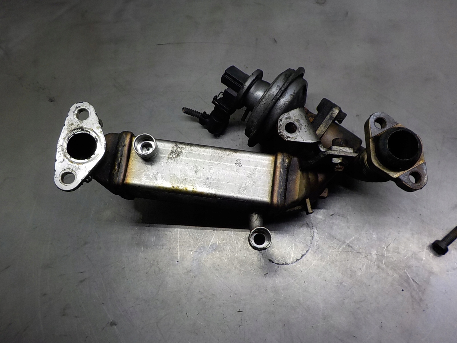 BMW 3 E90 2.0 D Radiateur échappement 780065303