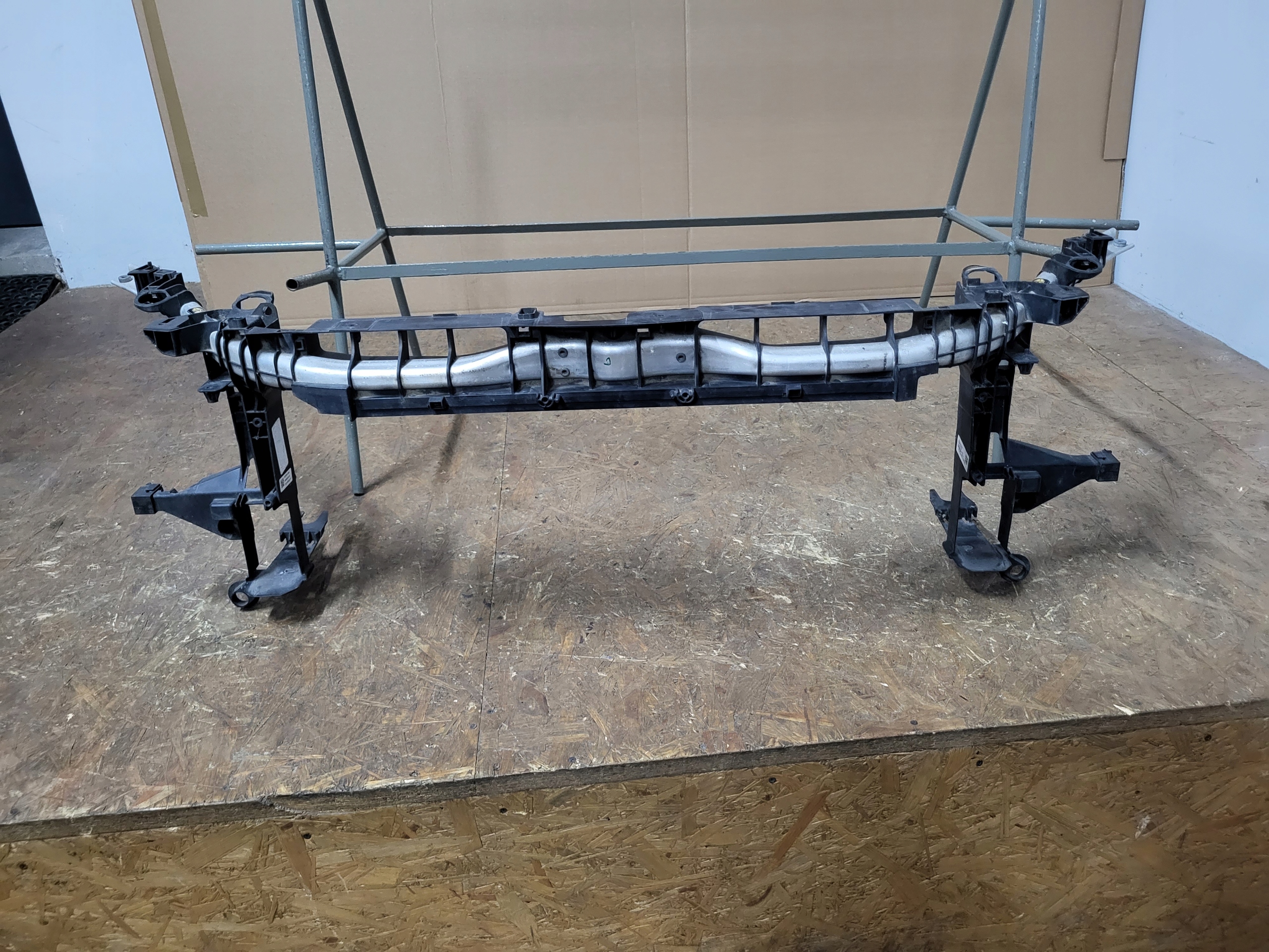 MERCEDES B KLASA W 246 PAS PRZEDNI WZMOCNIENIE