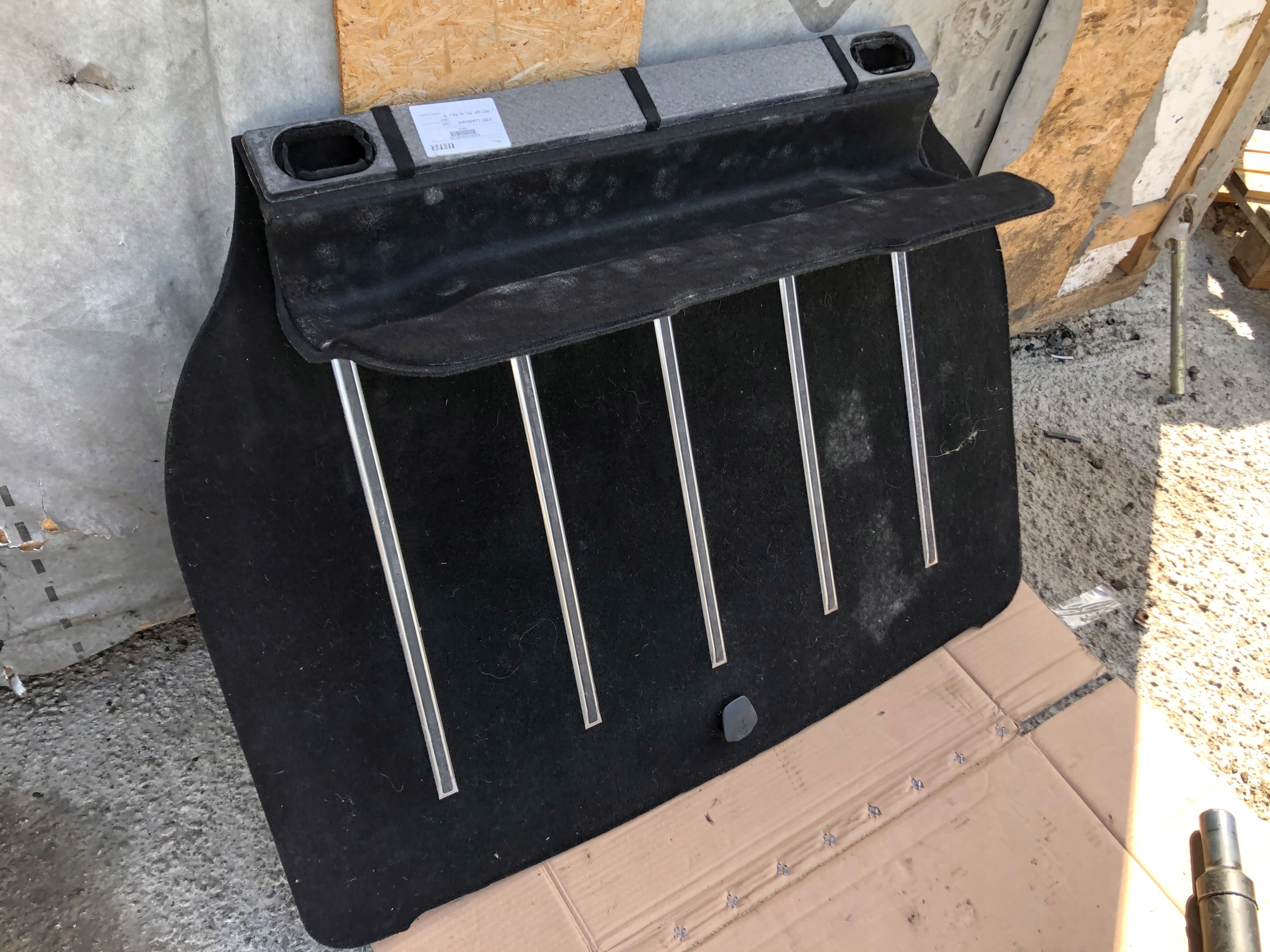 WYKLADZINA BAGAZNIKA JAGUAR XJ X351