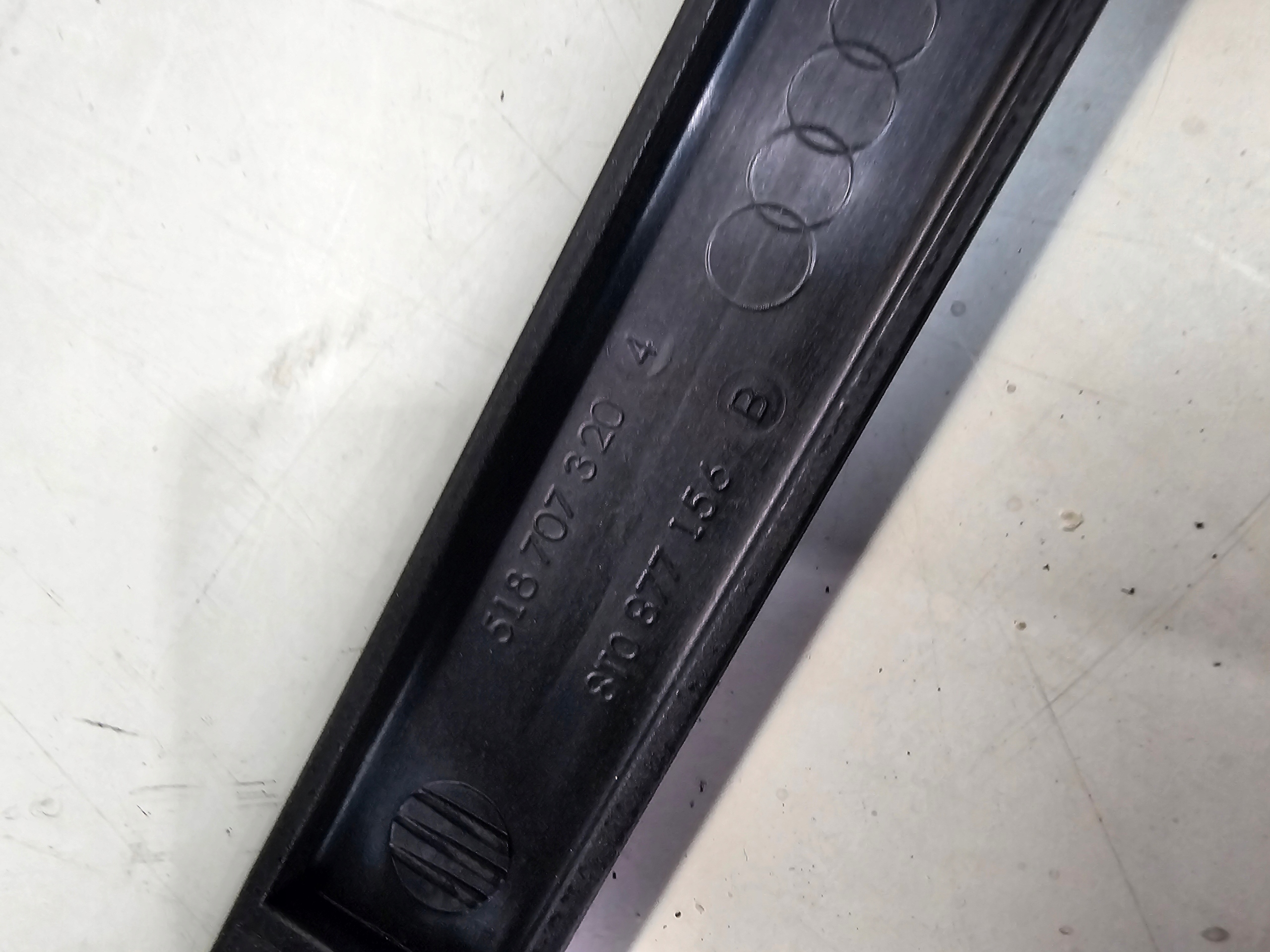 lista RAMY DACHU AUDI A5 S5 8T COUPE 8T0877156B