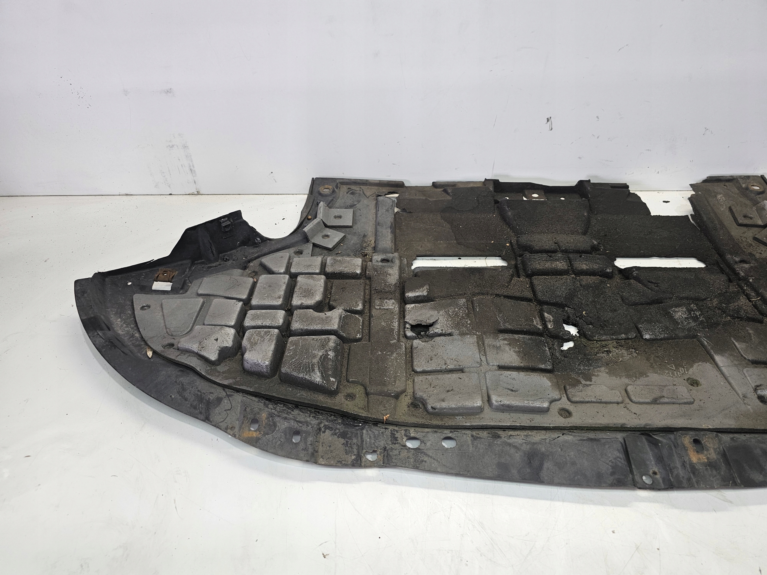 cover below engine cover AUDI A4 B7 8E0863823M