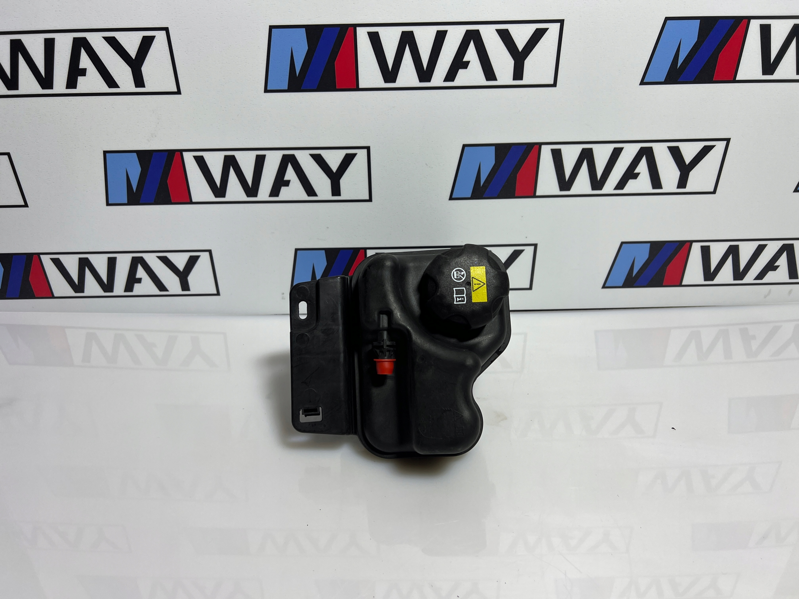 BMW F30 330e HYBRYDA water tank 8617048