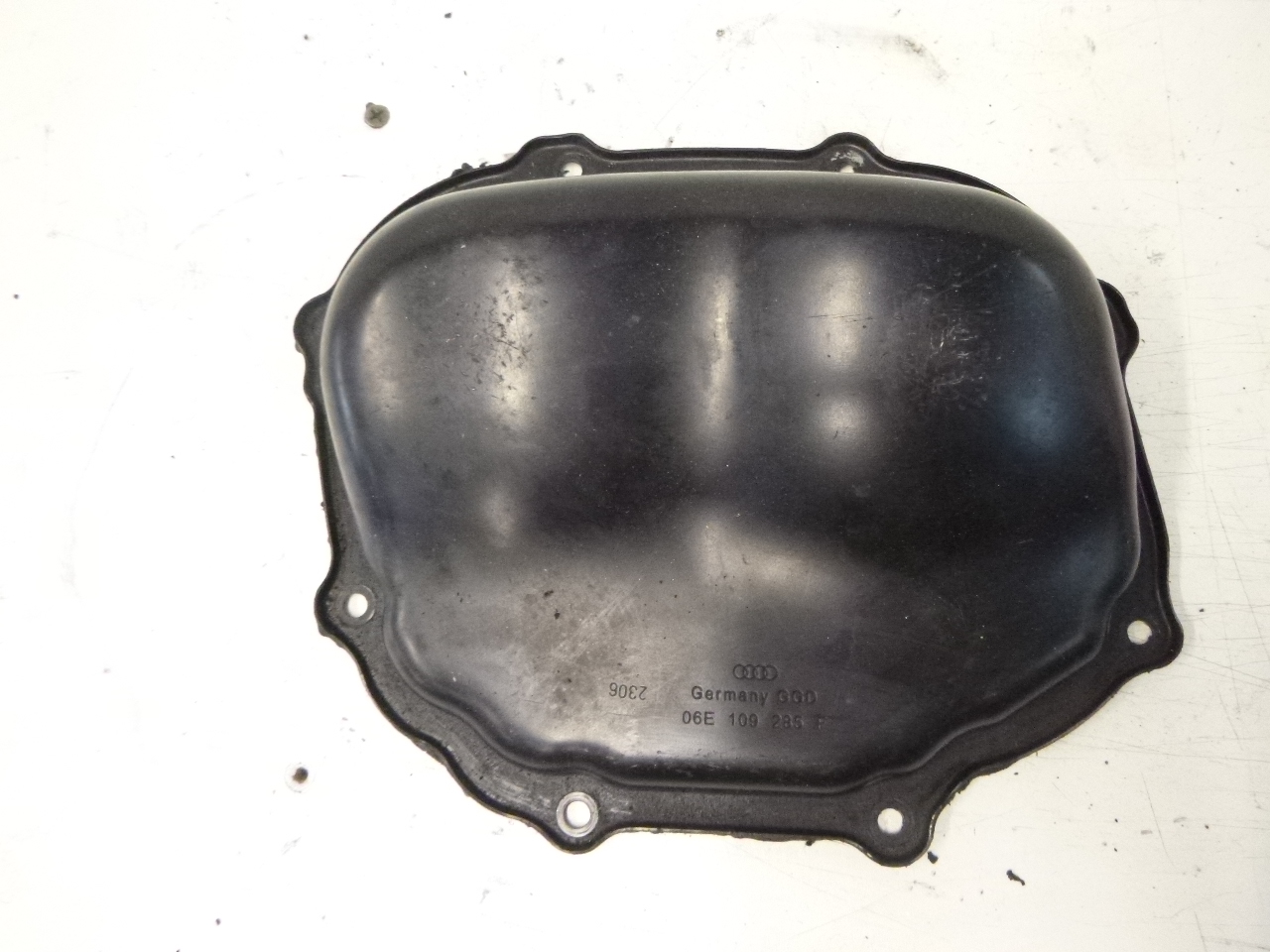 Blende Abdeckung des Zahnrads Audi A6 C6 3.2FSi 06E109285F AUK