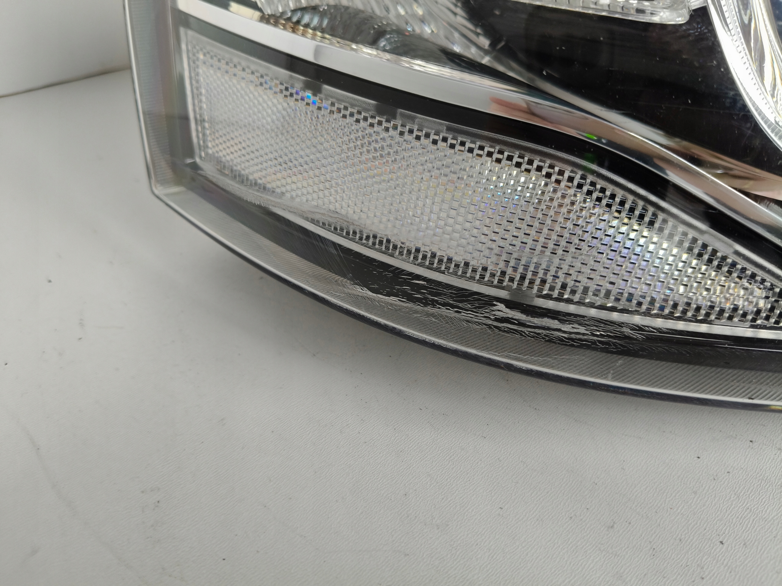 light right REFLEKTOR LAND ROVER FREELAND II 10- LIFT LED