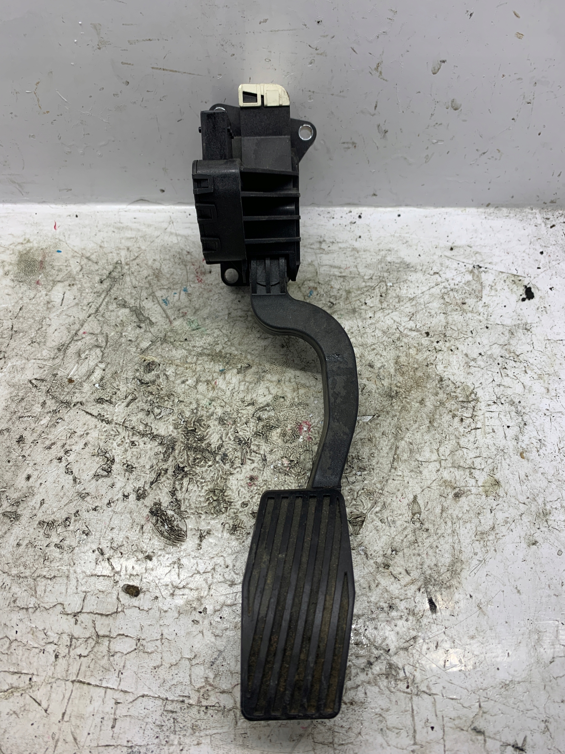 Gaspedal potentiometer 13305804 CORSA D LIFT (2011-2014) 1.3 CDTI