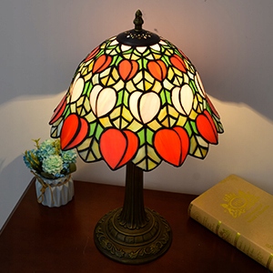 Lampa witrażowa w stylu Tiffany. Tulipany 30'