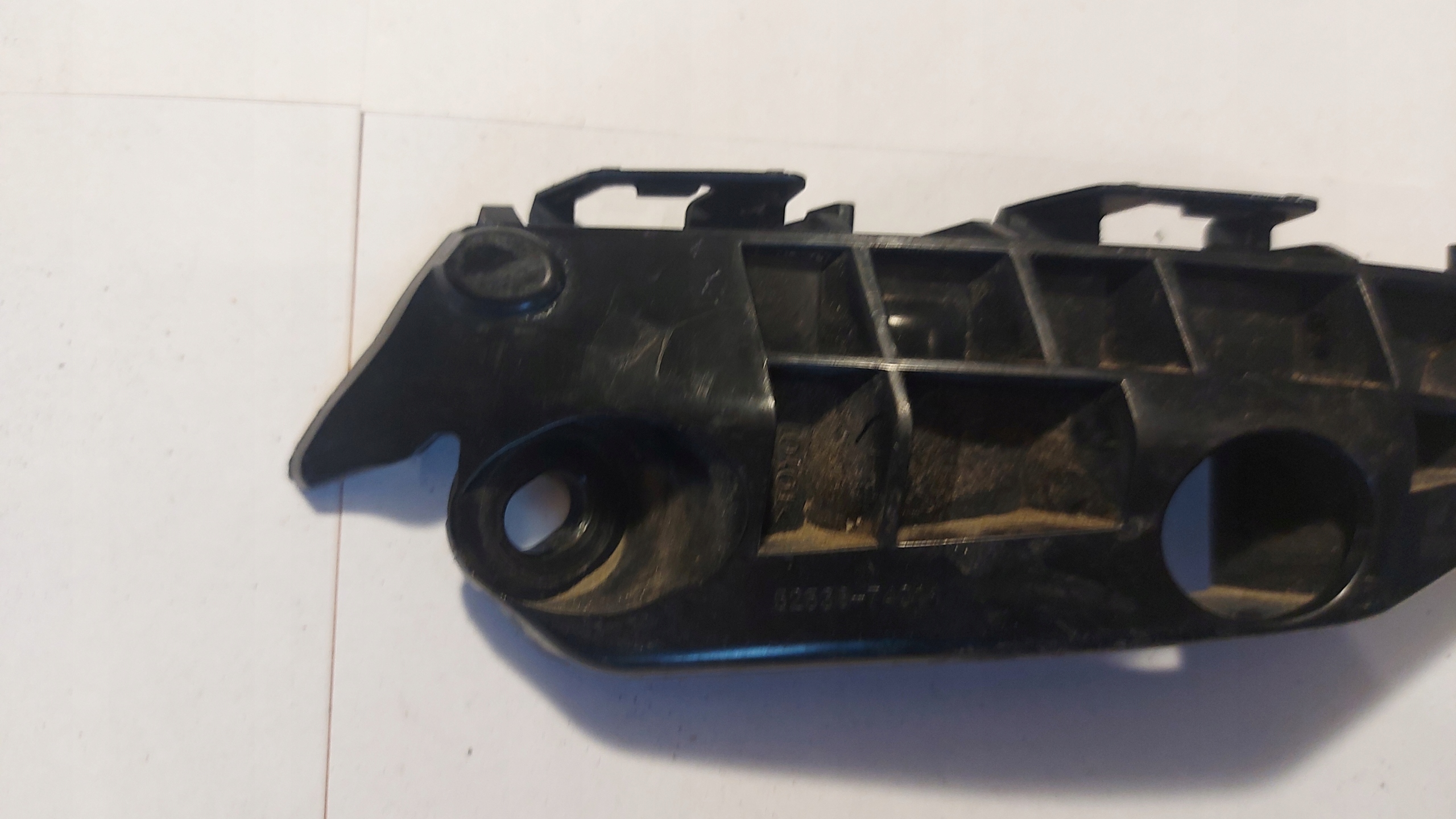 bumper bracket left front TOYOTA IQ 08-16