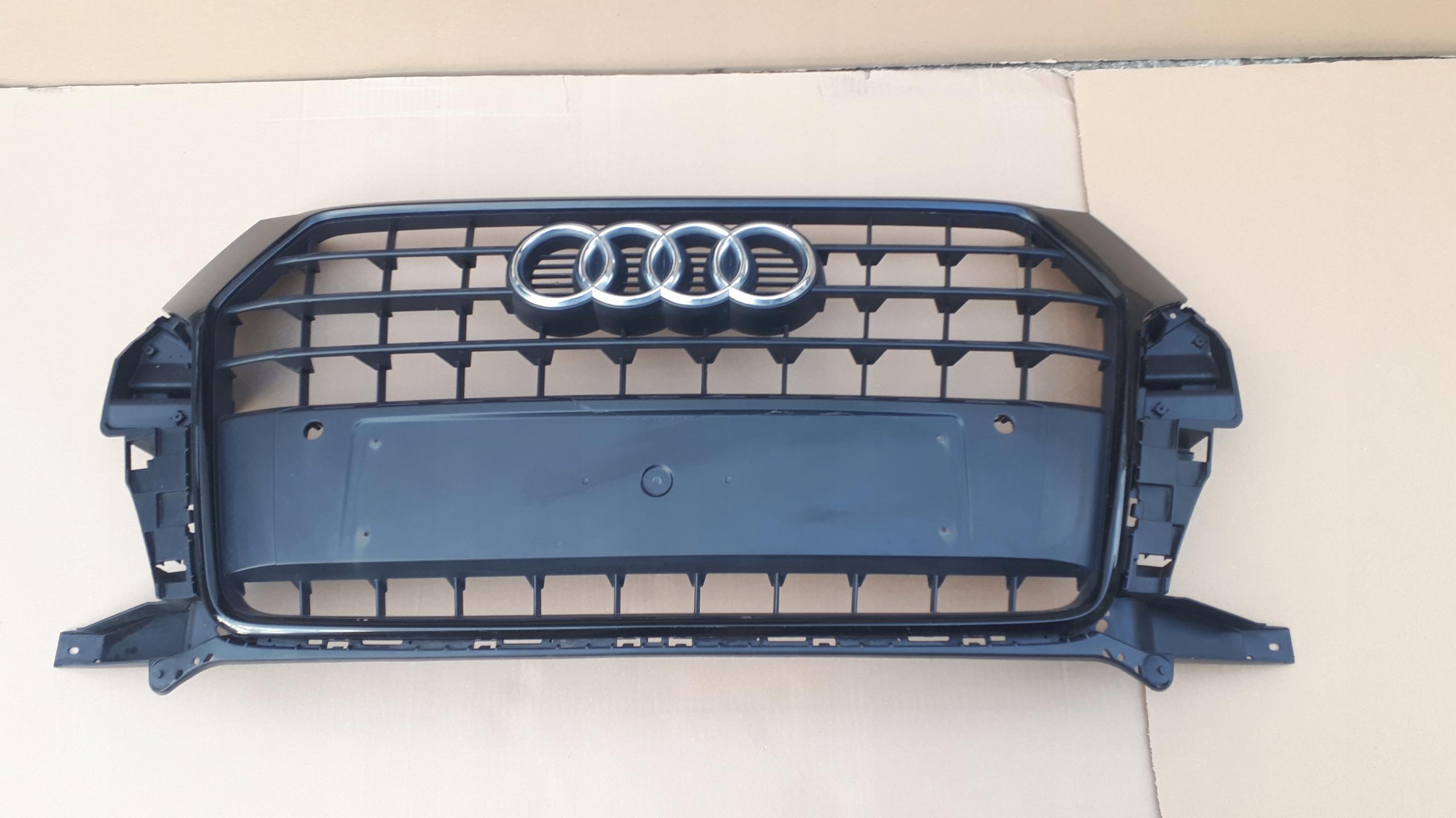 Audi Q3 Kühlergrill FRONTGRILL Kühlergitter 8U0853653M - Thumbnail 1