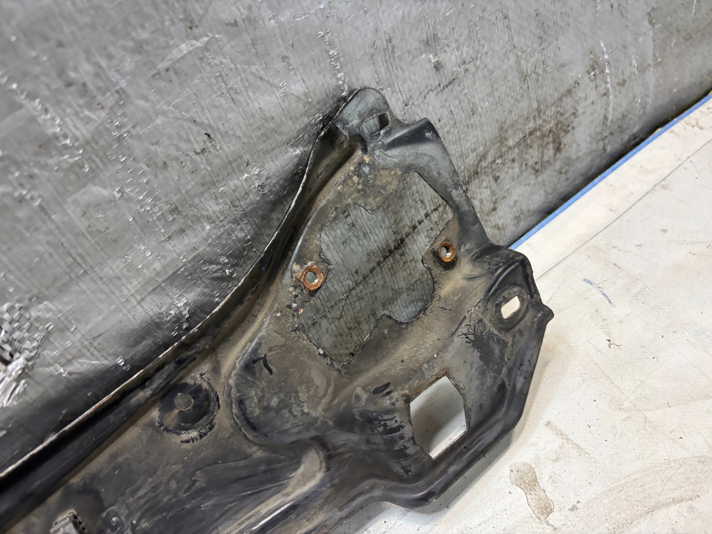 support panel for radiators upper Mercedes W203