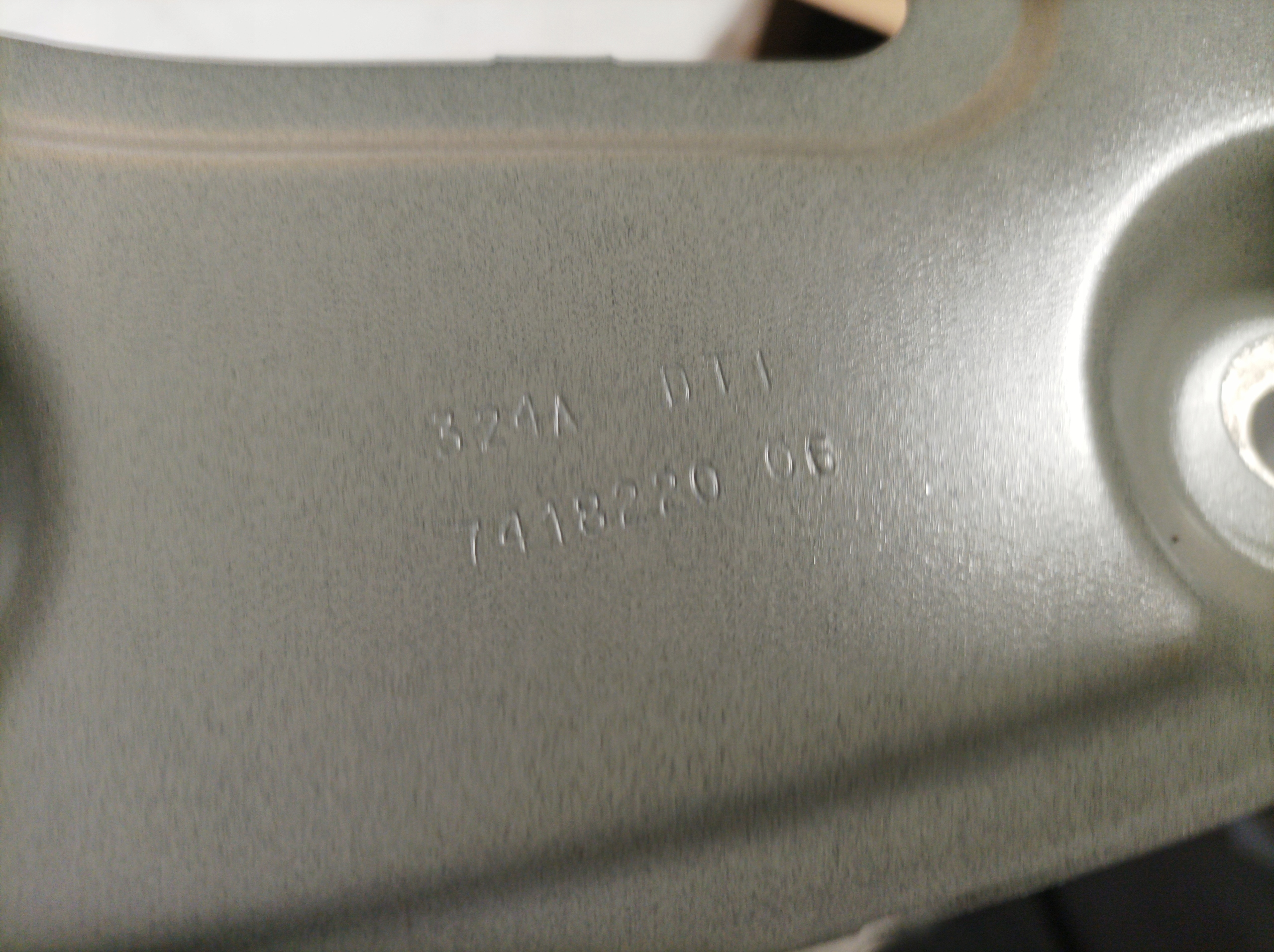 BMW X7 G07 Support plaque Aile Droit 7418220