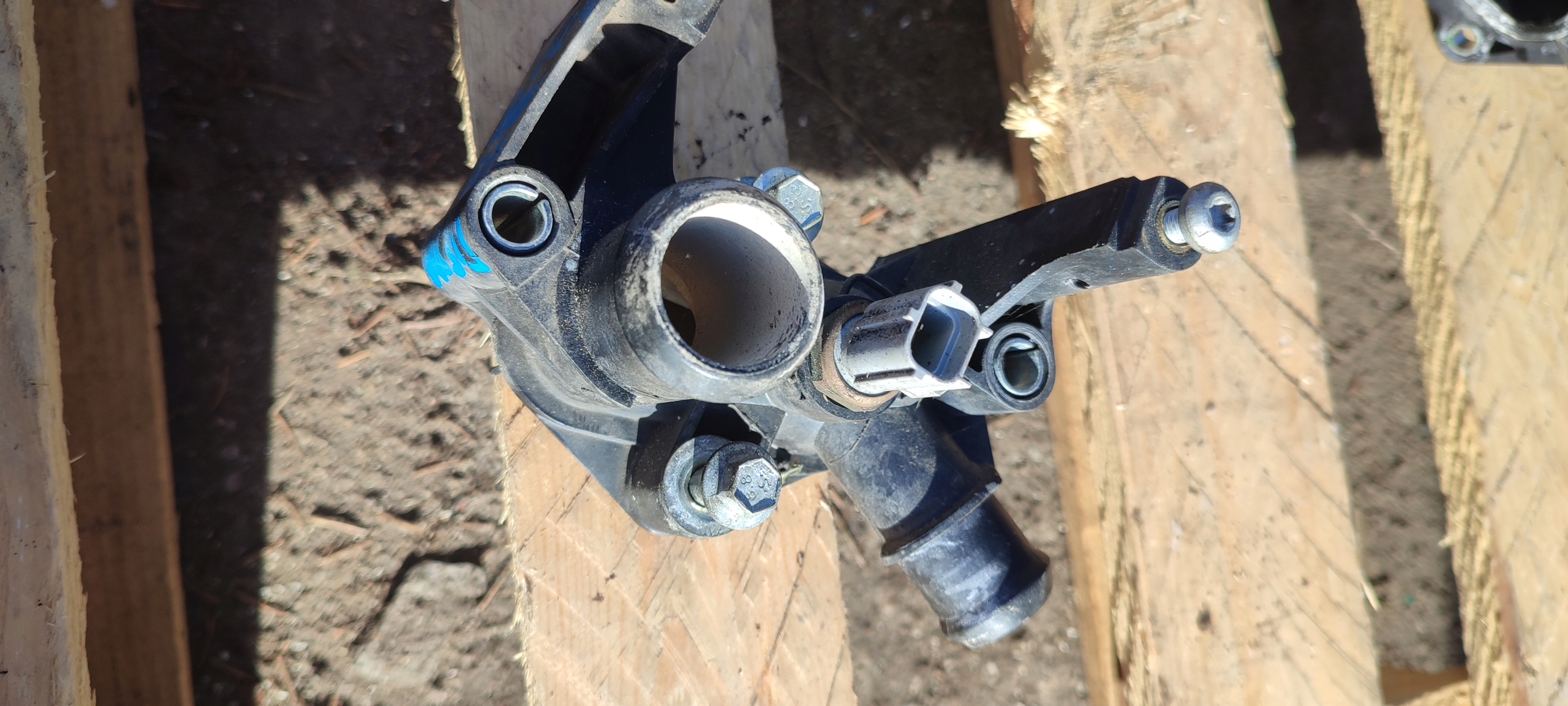 csomag termostatu Ford Focus 1.6 7M5G-8K556-AC
