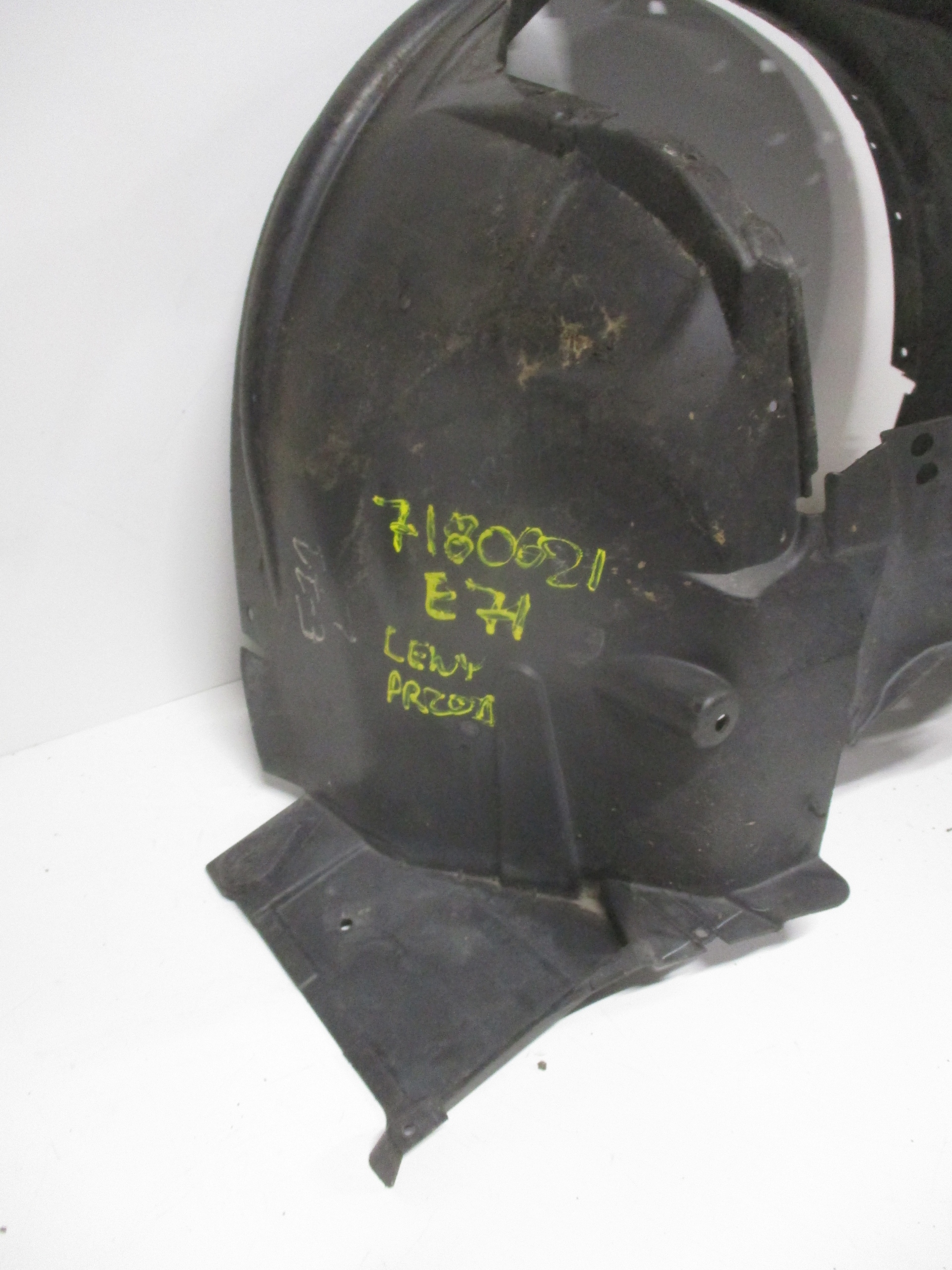 mudguard BMW X5 E70 left front 7180621