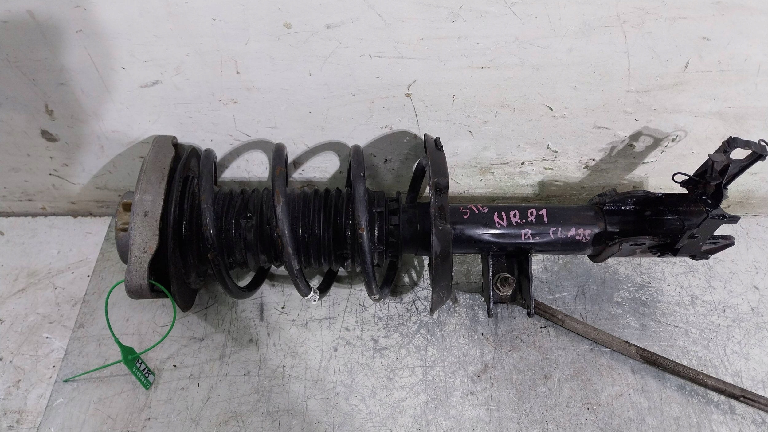 shock absorber left front A2463206313 MERCEDES W176 W246 LIFT