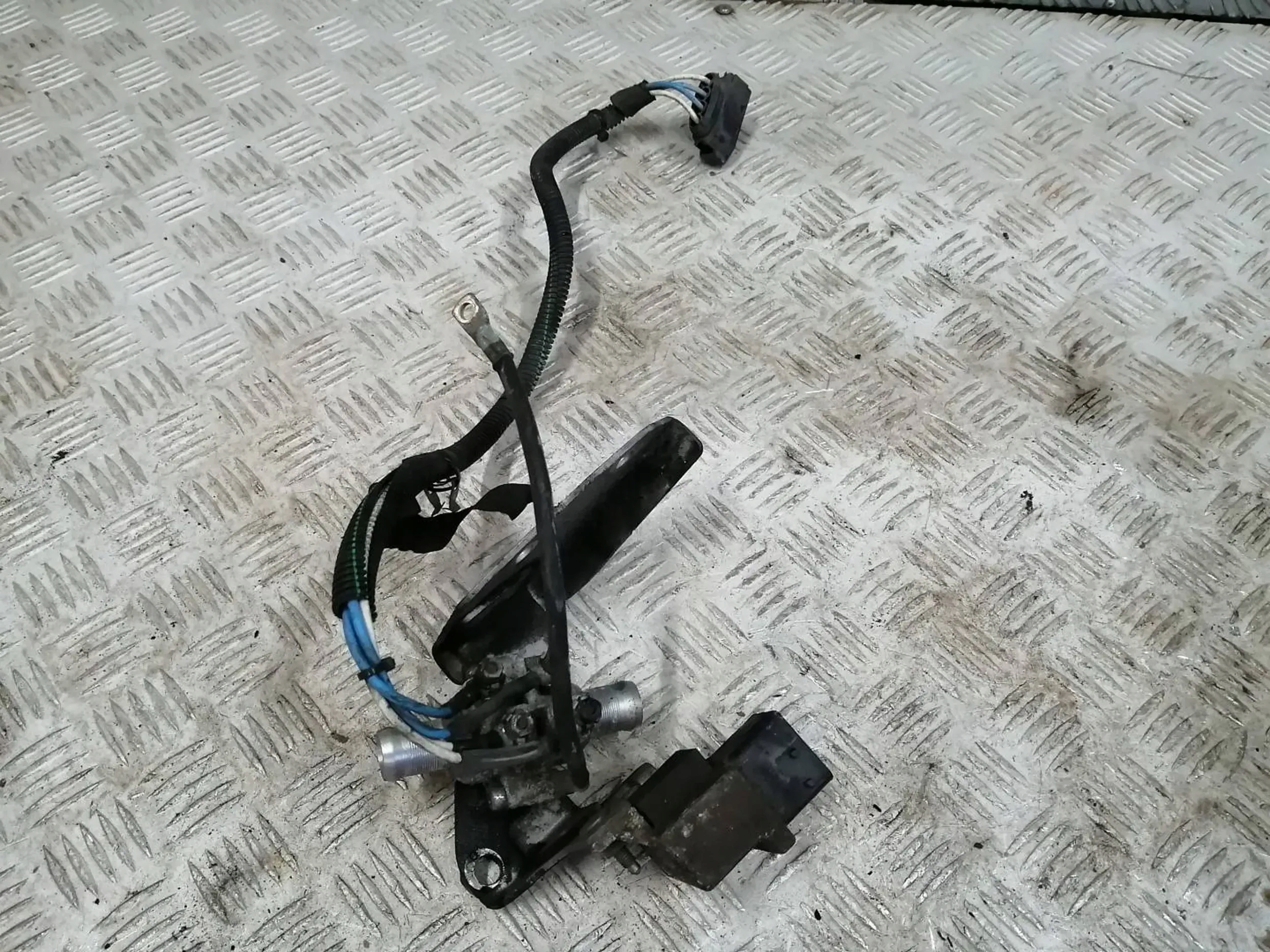 MERCEDES A KLASA W176 W246 CLA W117 1.5 D CDI ROZDZIELACZ PODGRZEWACZ WODY