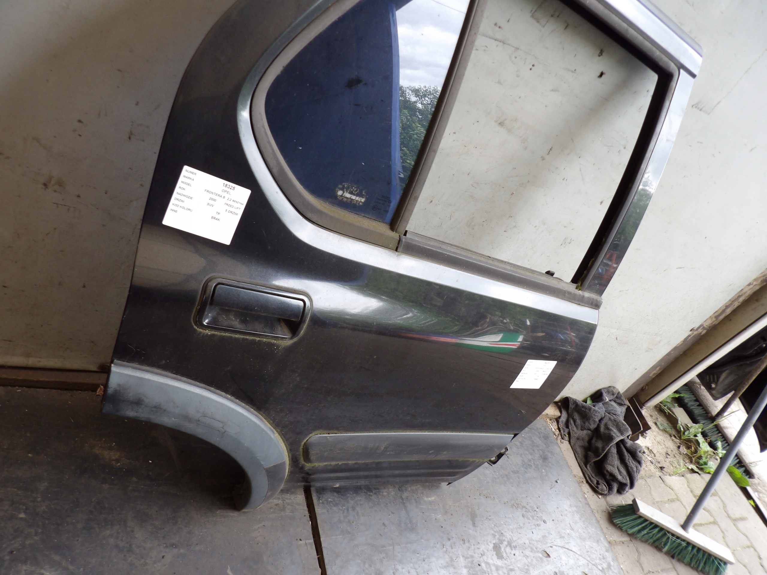 Opel Frontera B door rear. right