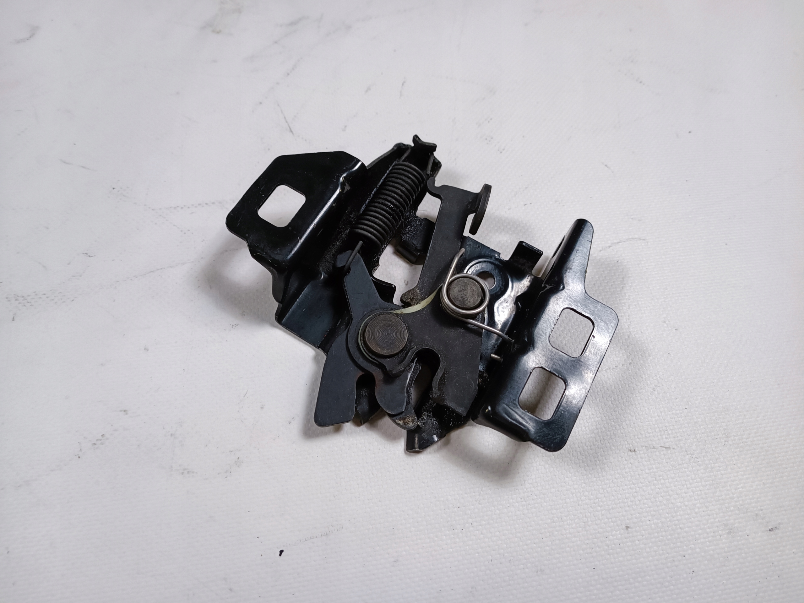 bonnet latch lock of the engine right Chevrolet Corvette C5