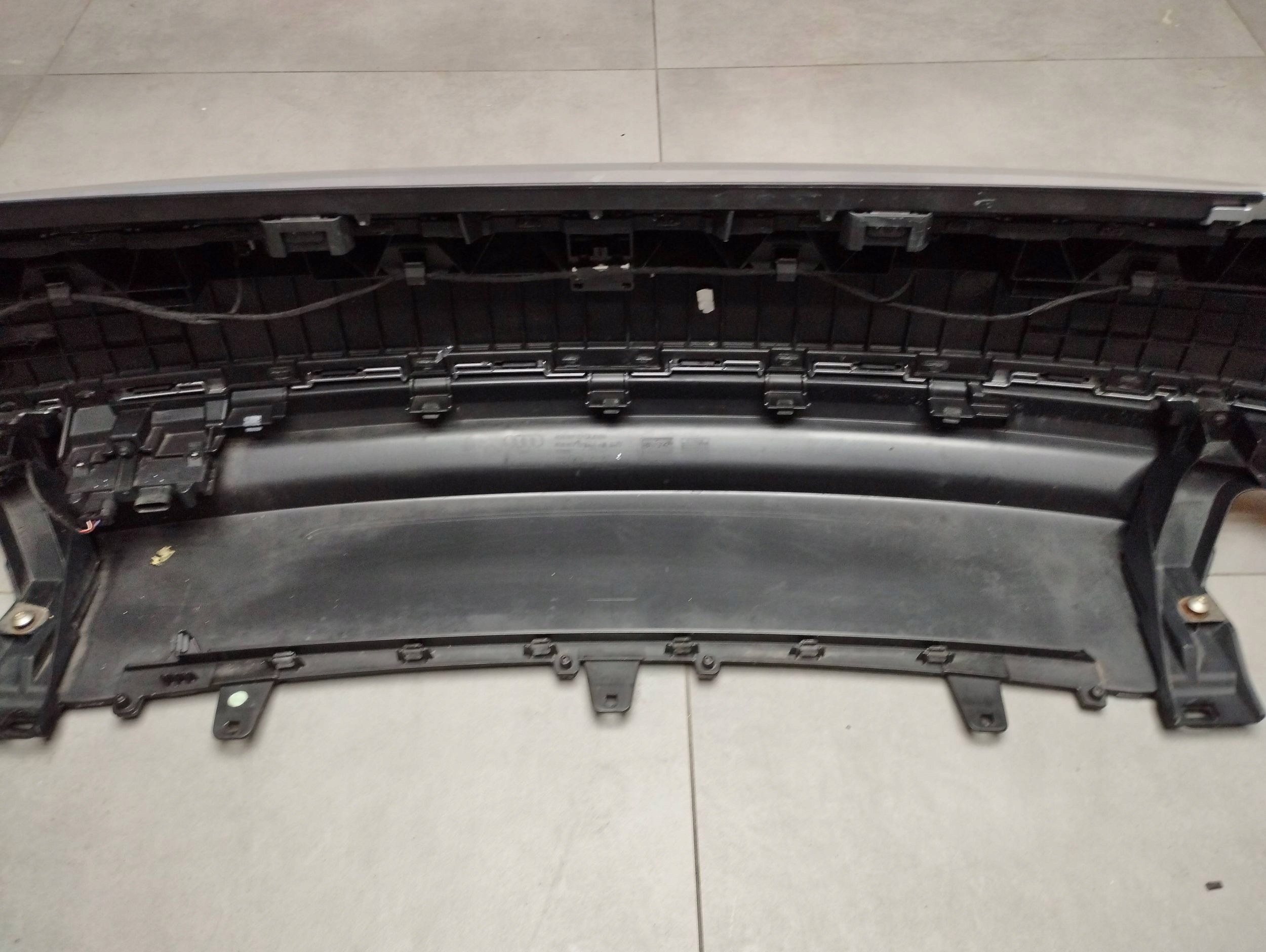 Audi A7 4G LIFT bumper rear part PDC LZ7G