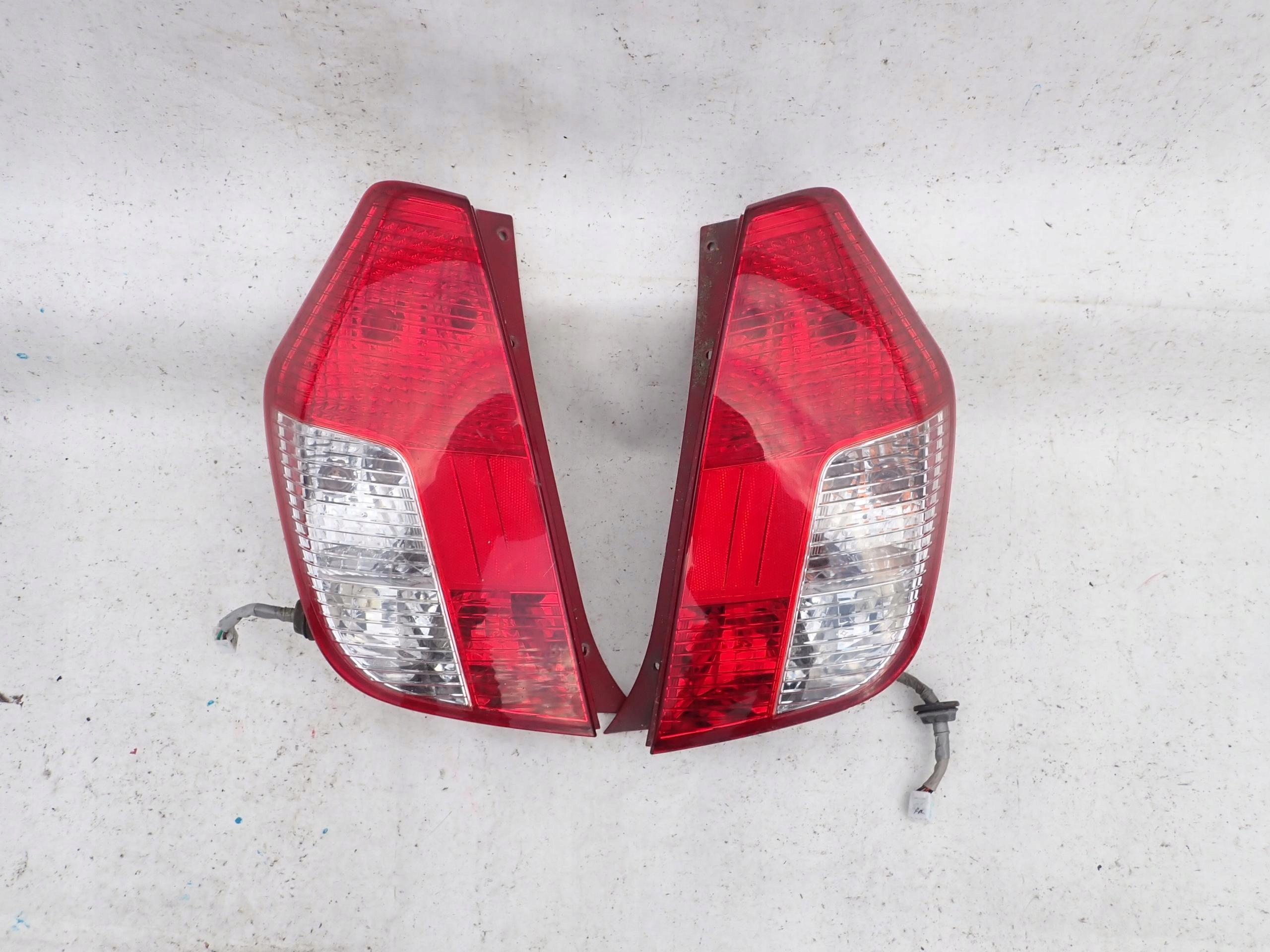 HYUNDAI I10 and 07- light right rear part KOMPLET