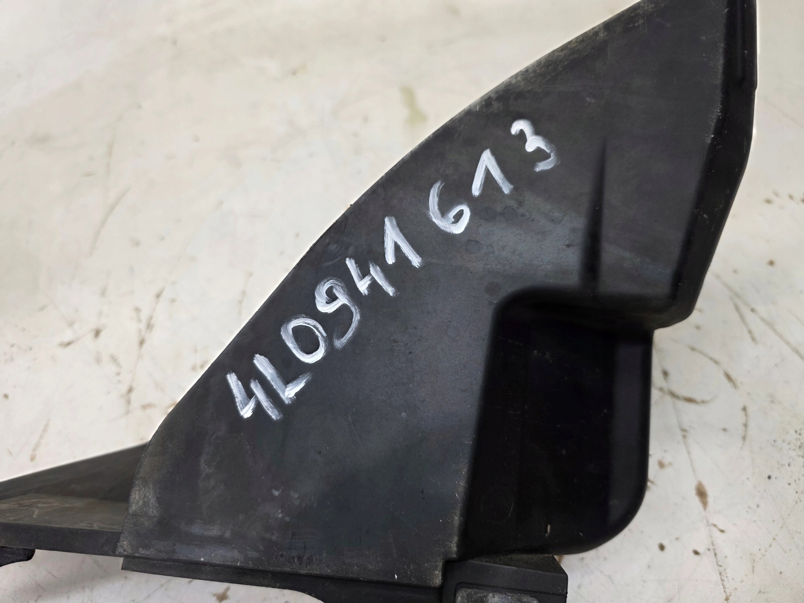 support holder REFLEKTORA left AUDI Q7 4L 4L0941613 SPRAWNY