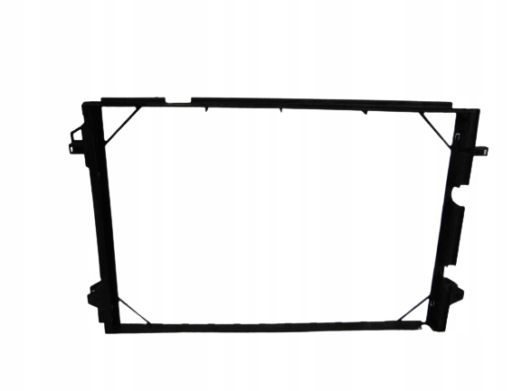 MERCEDES CLS 218 RAMA CHLODNICY NT 63 AMG