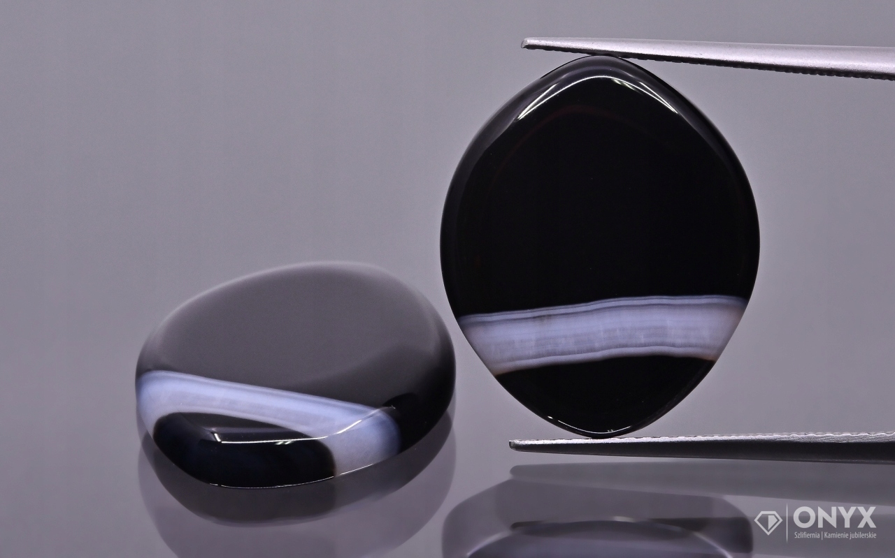 Onyx pruhovaný kabošon Pár markýza 19x16 mm