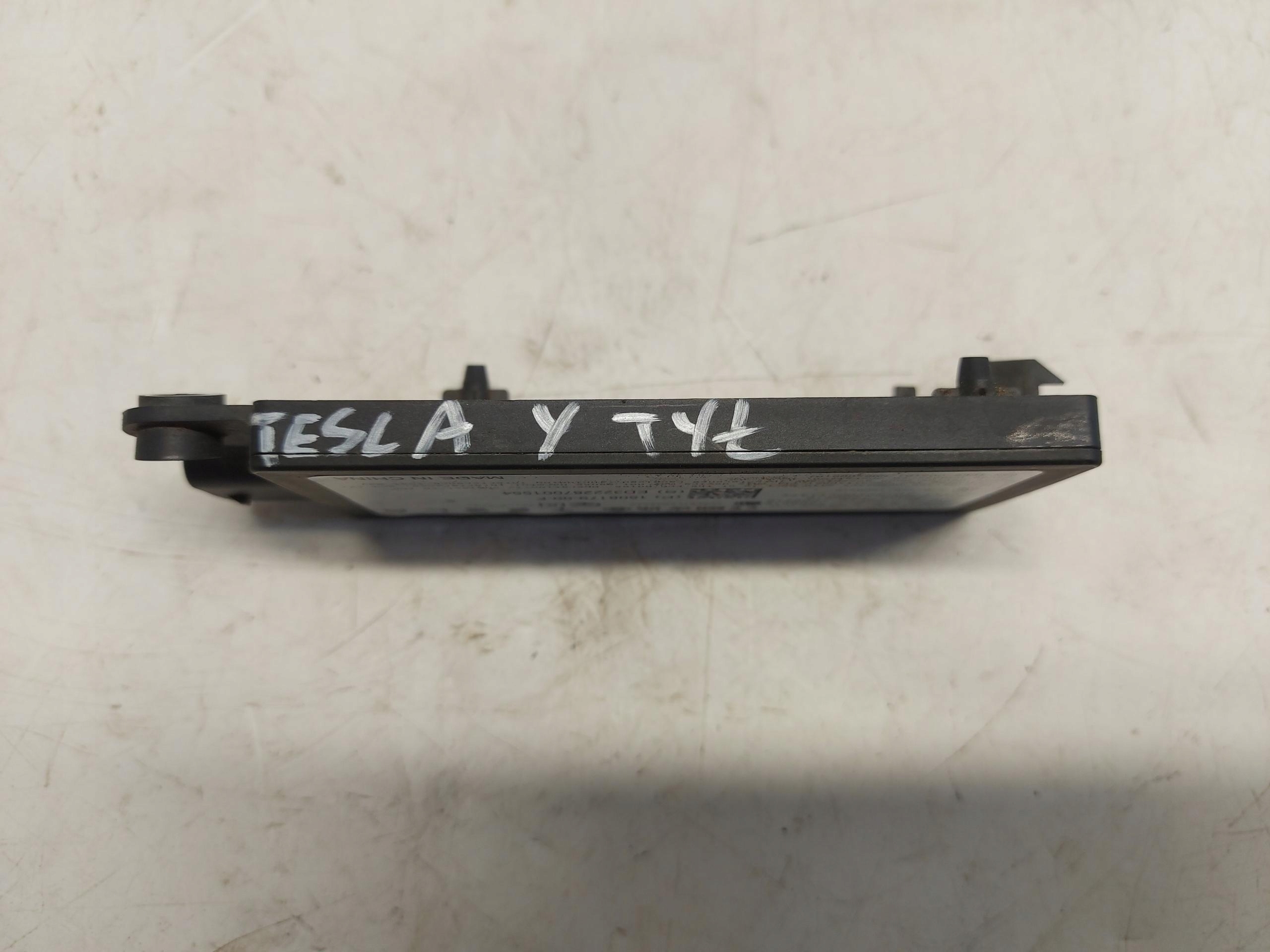 TESLA MODEL Y 2022r, naped rear part module control unit bluetooth 1508179-00-f