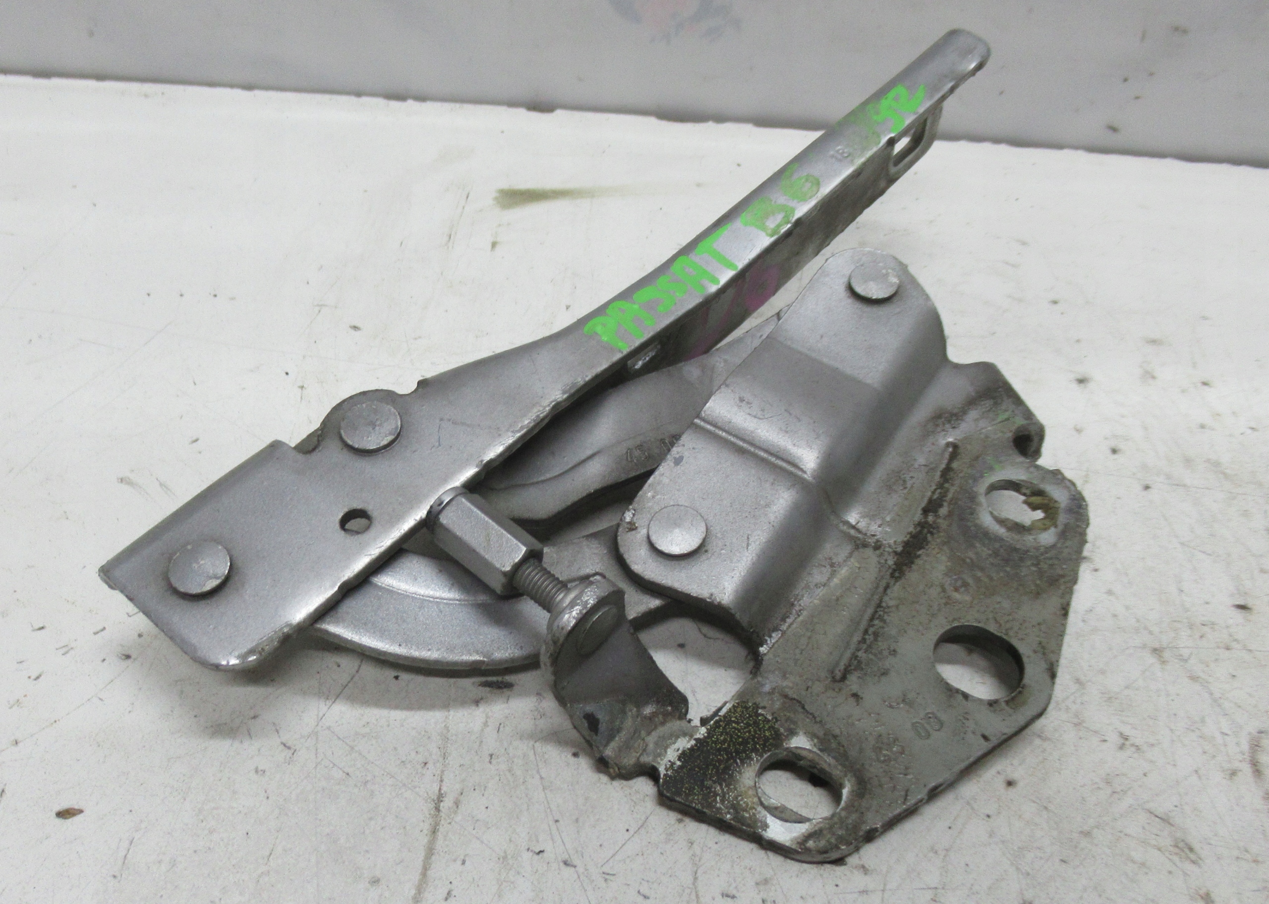 VW PASSAT B6 bonnet hinges 3C0823301E
