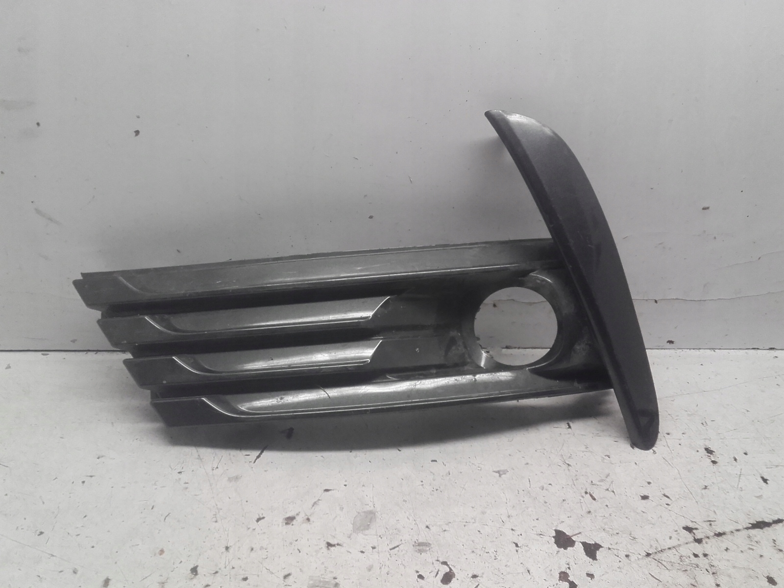 81482-02620 - Решітка бампера TOYOTA COROLLA E16 Lift ліва