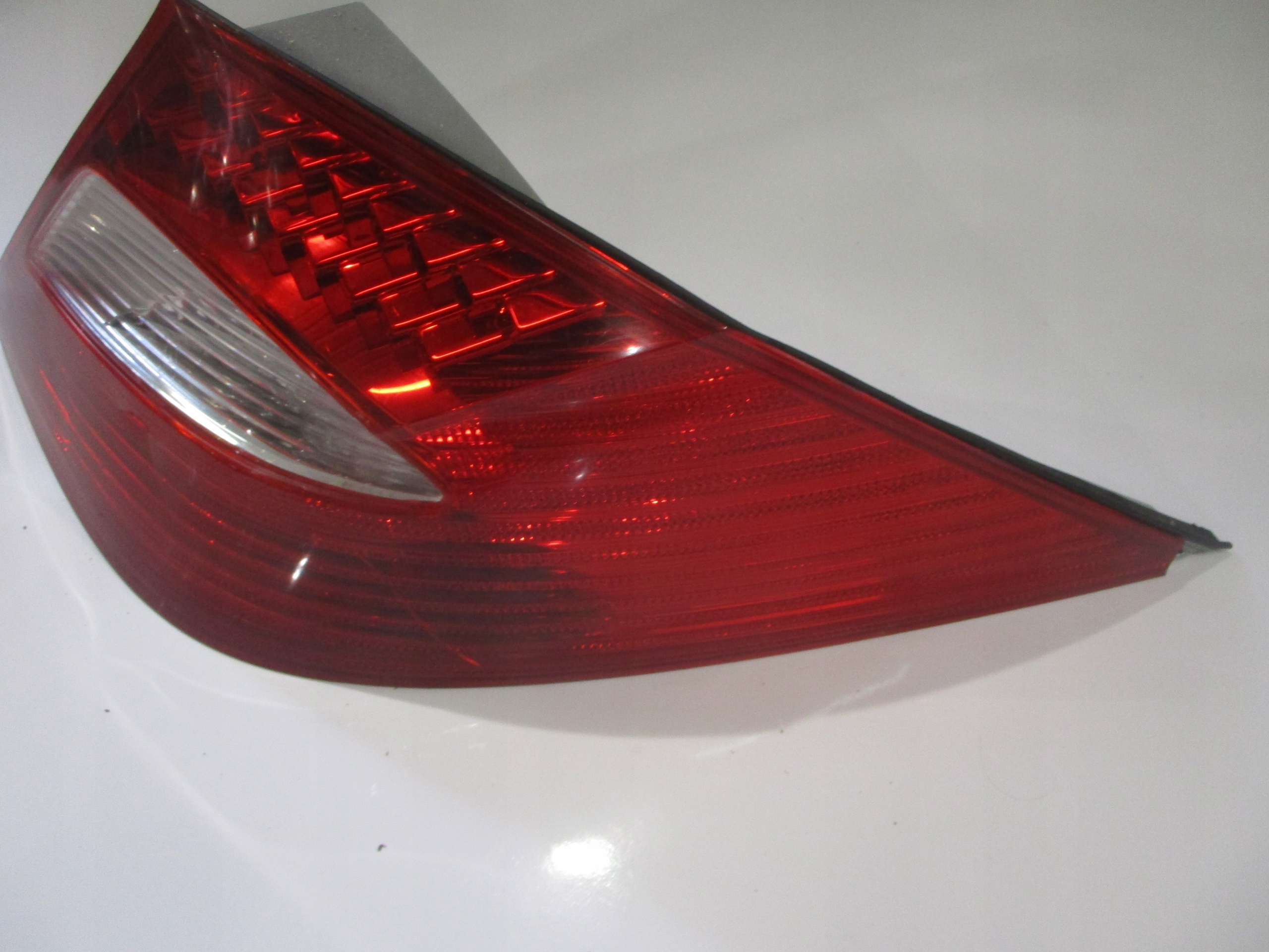 фонарь задний правый MERCEDES W219 led