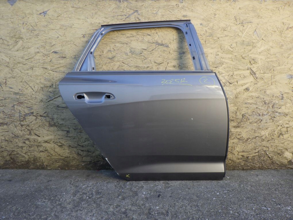 AUDI A6 C8 4K9 KOMBI door right rear.