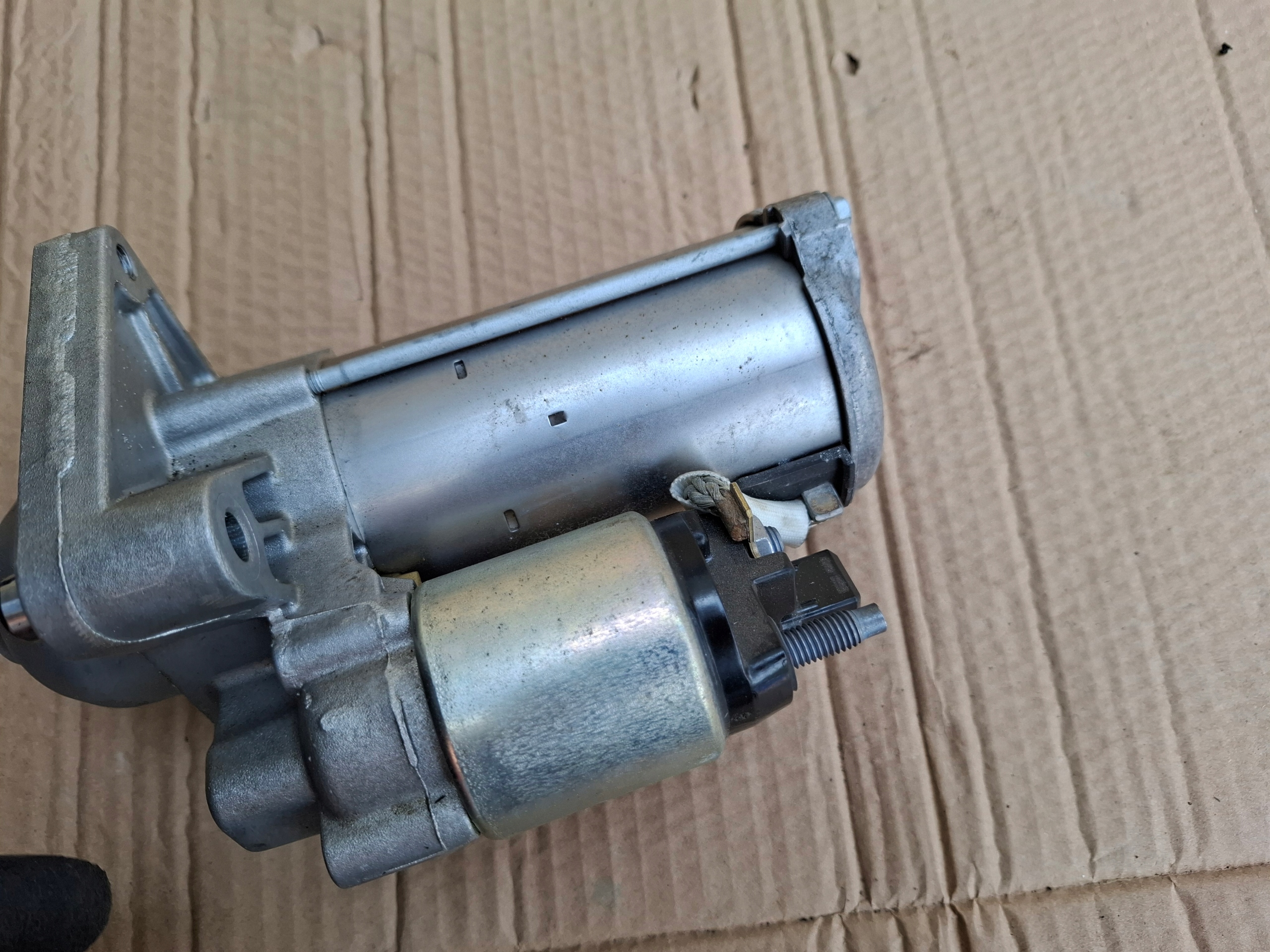Peugeot 208 2 2008 1.2 THP starter Bosch 23r