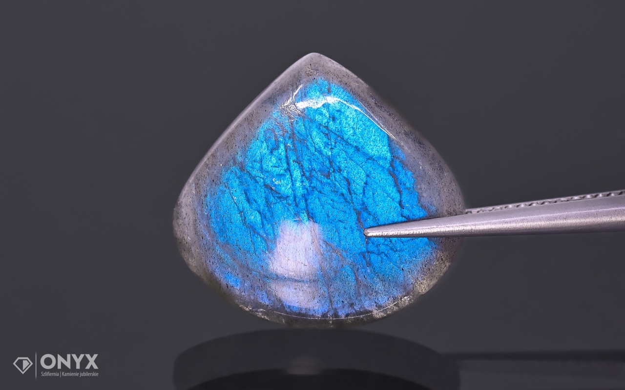 Labradorit kabošon slza 20,8x19,8 mm