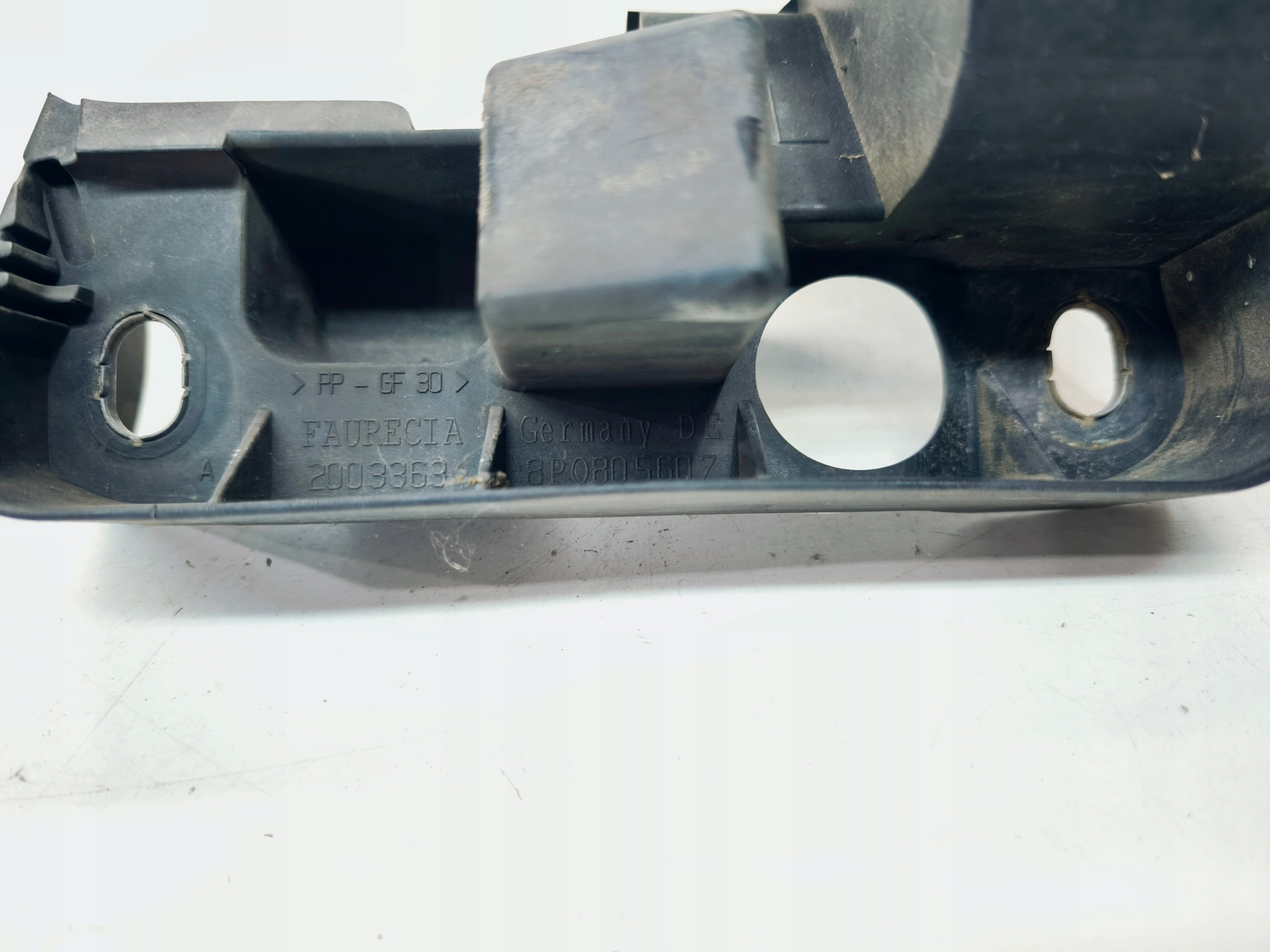 support holder REFLEKTORA left AUDI A3 8P LIFT 8P0805607 *OK*