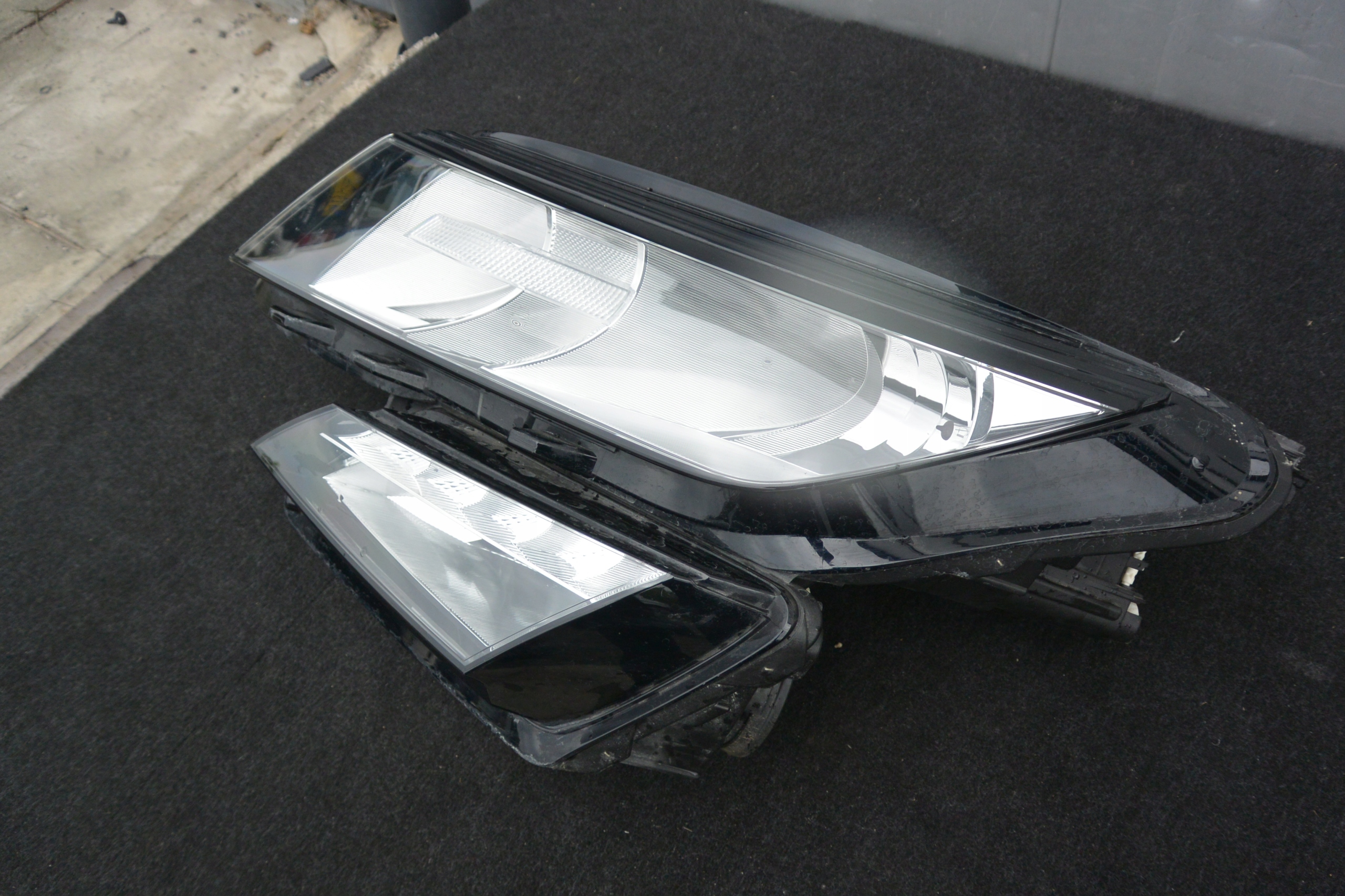 SKODA KODIAQ REFLEKTOR light front left front original ZWYKLA H7 2016