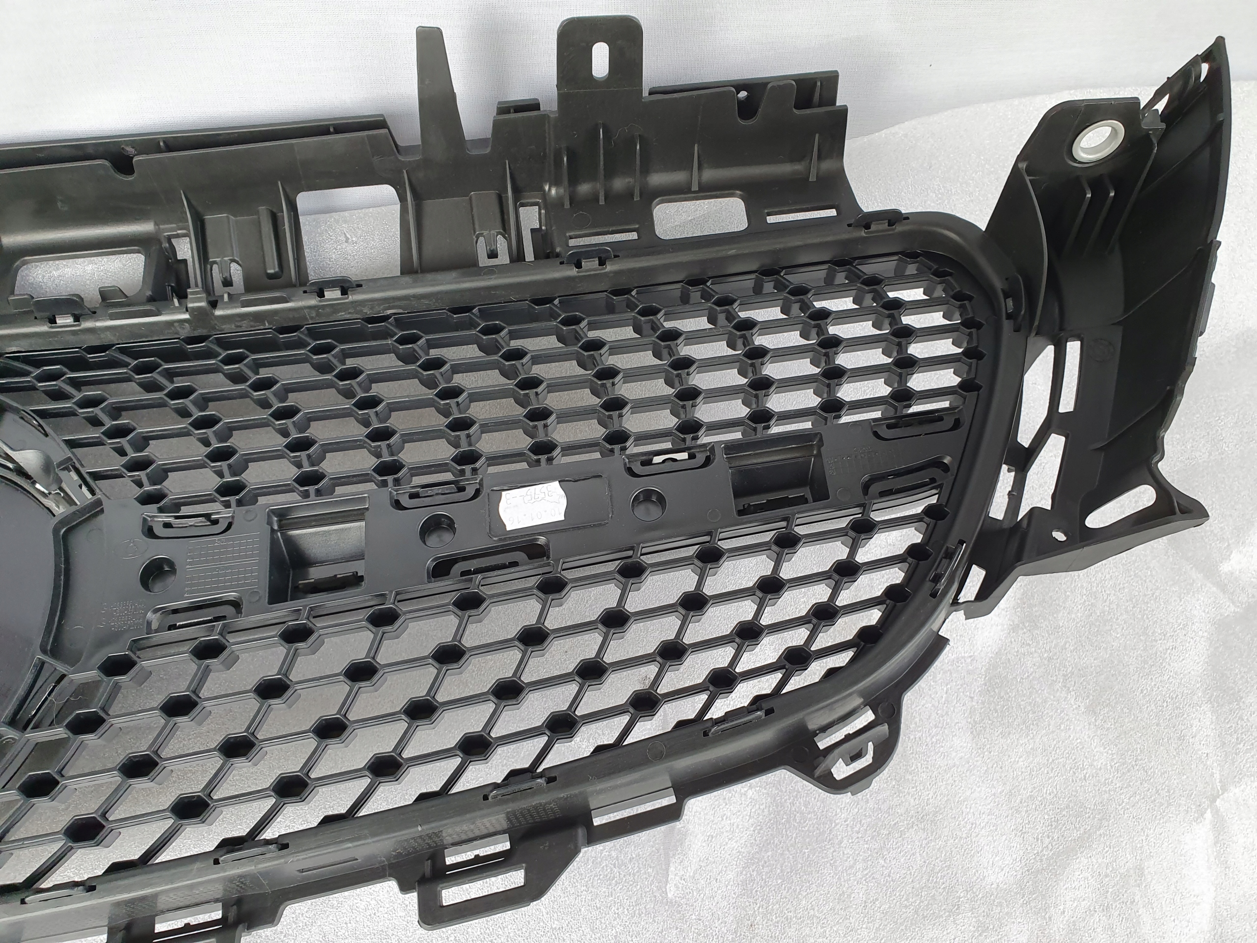 MERCEDES 213 AMG E53 ATRAPA DIAMOND NIGHT PAKET Strona zabudowy przód