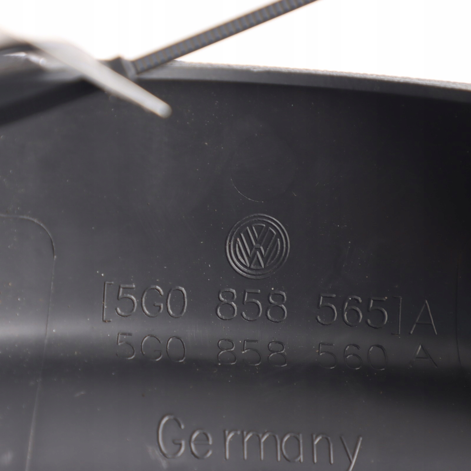 корпус руля volkswagen oe 5G0858560A