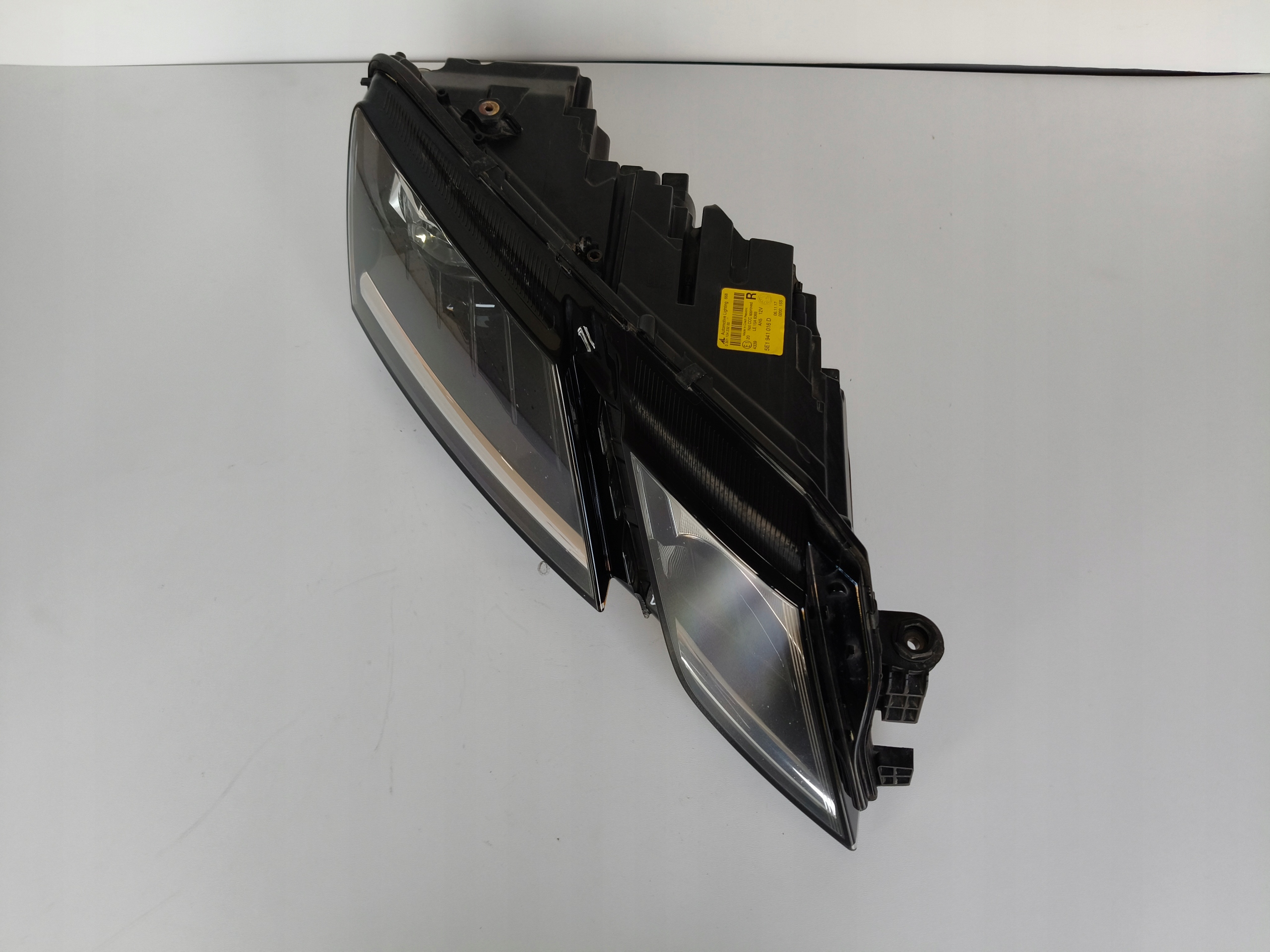 light right REFLEKTOR SKODA OCTAVIA III 3 5E 5E0 16- LIFT FULL LED