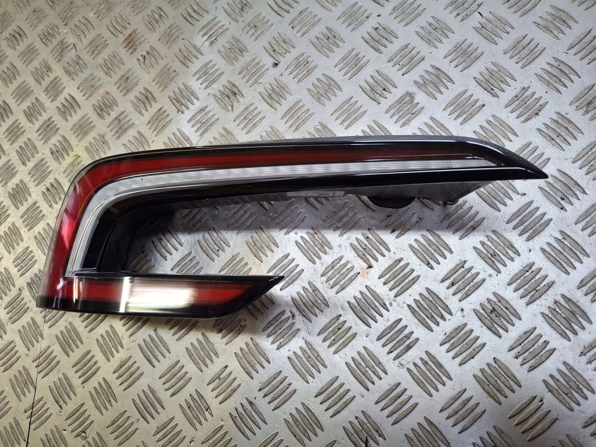 light rear left NAROZNA LED TESLA 3 LIFT HIGHLAND 2023R->