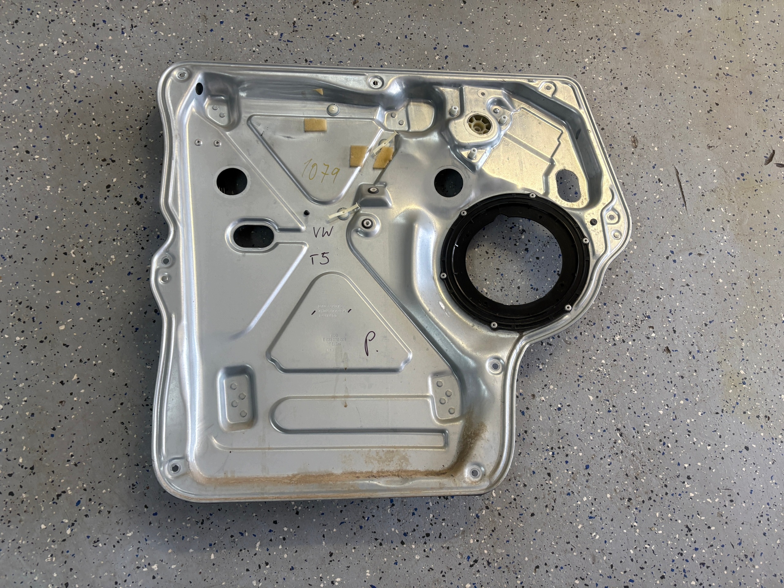 VOLKSWAGEN T5 window regulator left front 7H0837729AP