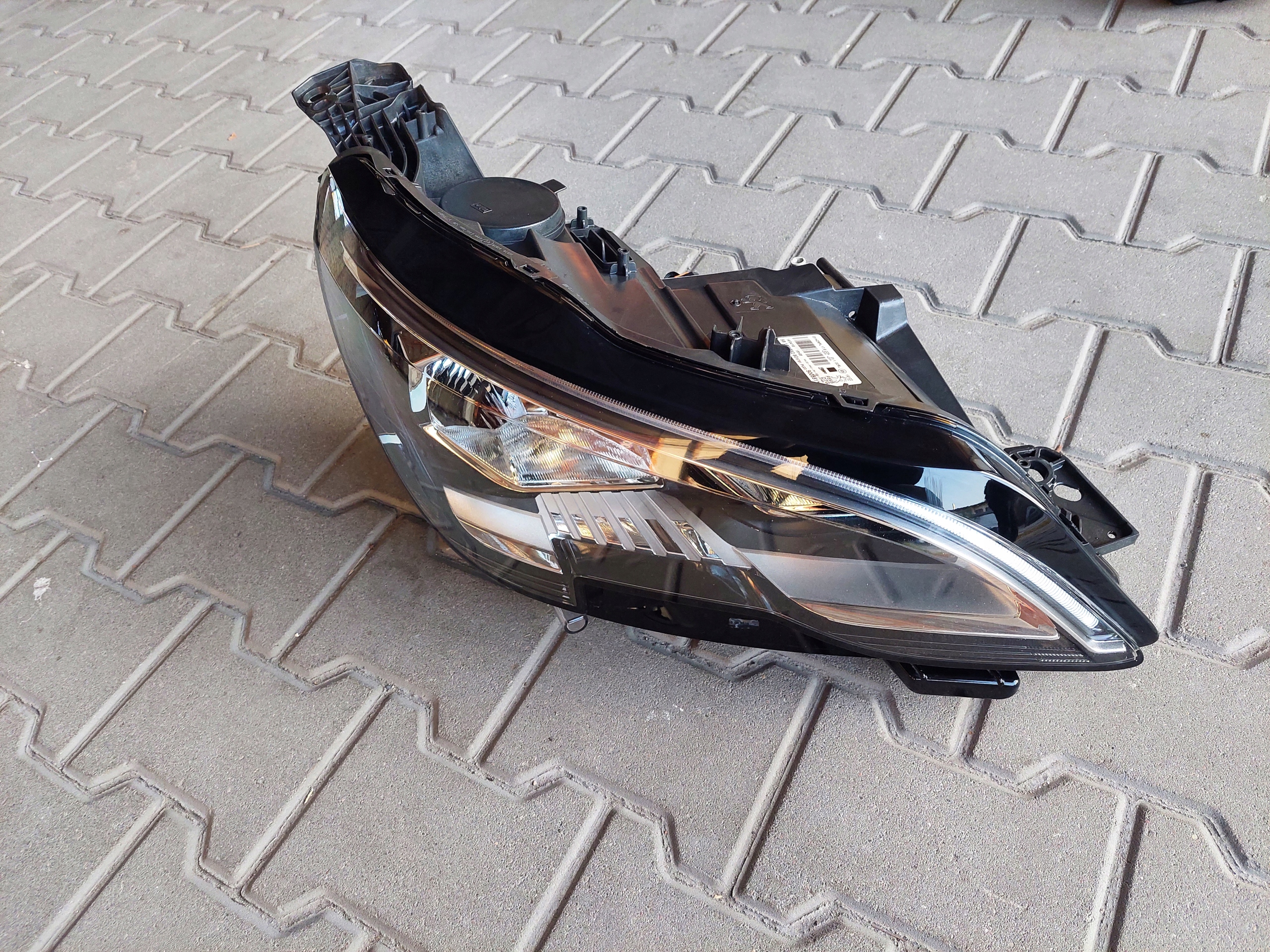 light front right front right 9810478280 PEUGEOT 3008 II