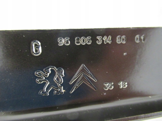 PARTNER III BERLINGO 3 ZAWIAS MASKI LEWY NOWY Typ samochodu Samochody osobowe