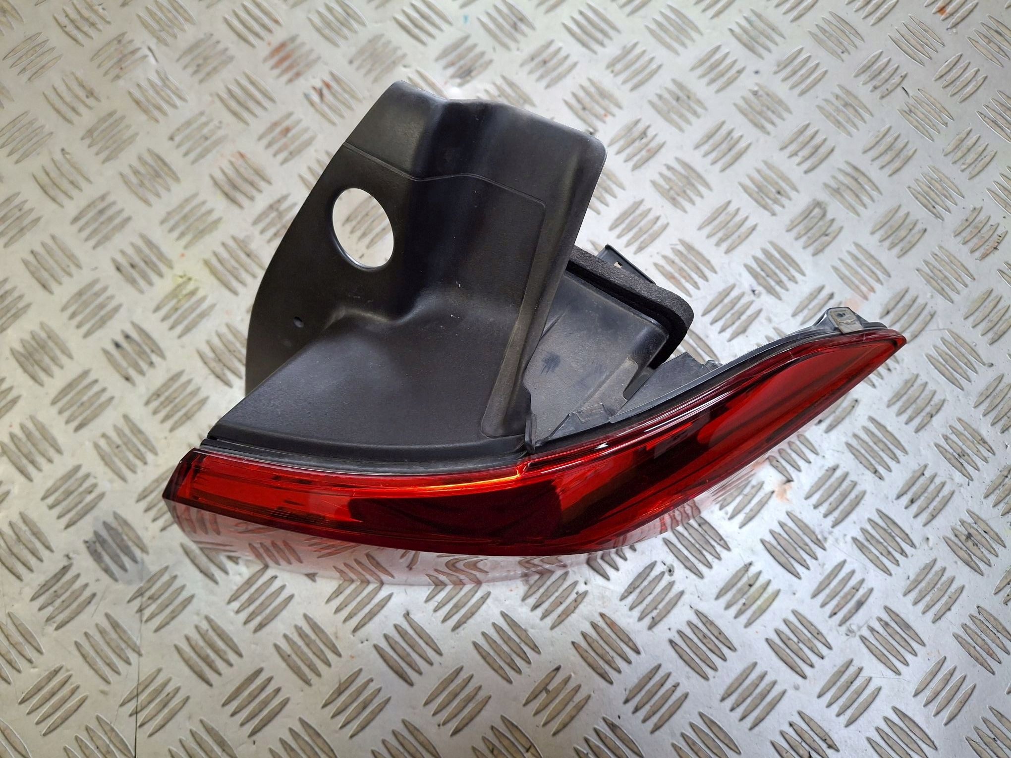 light rear right NAROZNA VW PASSAT B9 KOMBI 2014R->