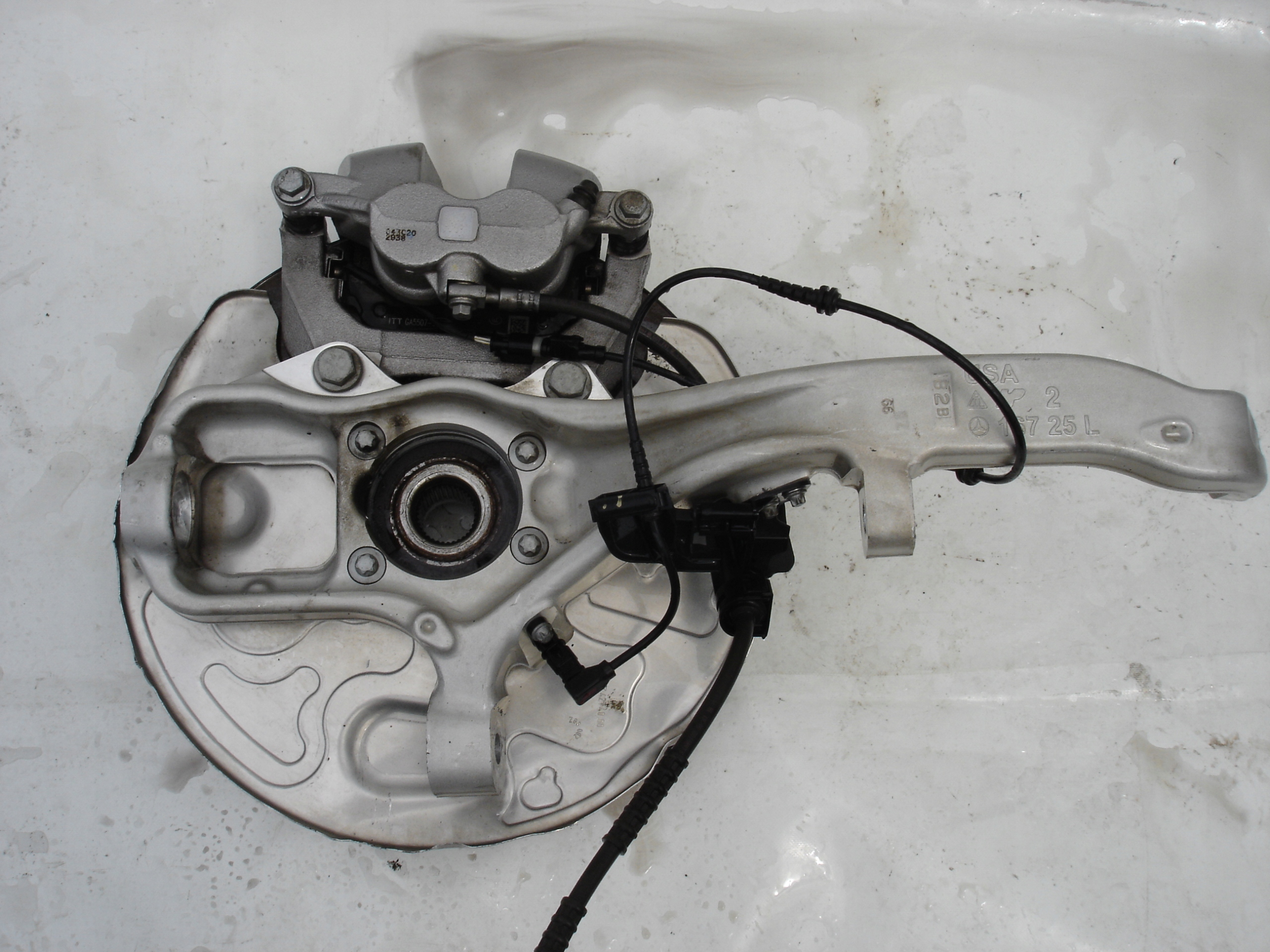 MERCEDES W167 otoč čepu levá předek